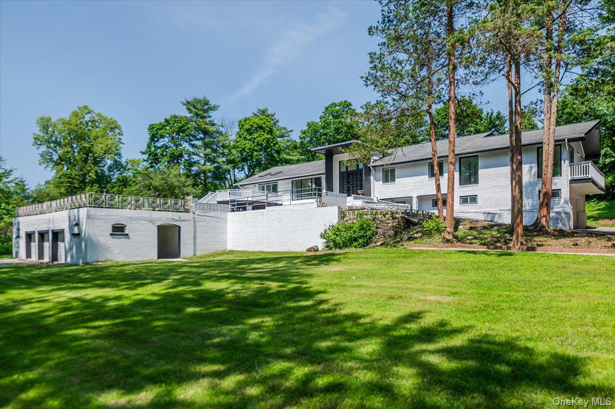 452 E Shore Road, Great Neck, NY 11024