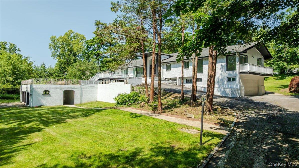 452 E Shore Road, Great Neck, NY 11024