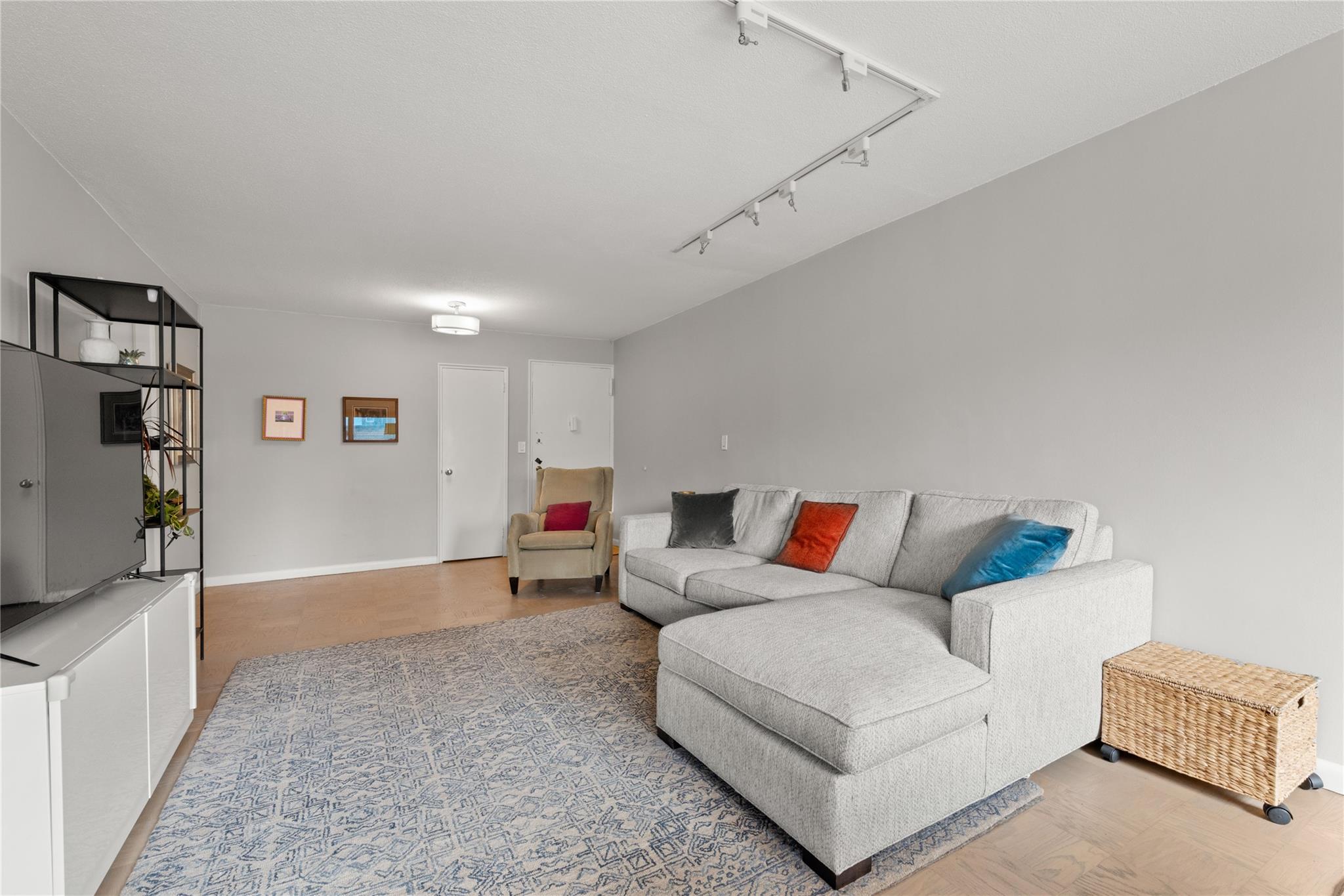 70-31 108 Street # 3H, Forest Hills, NY 11375