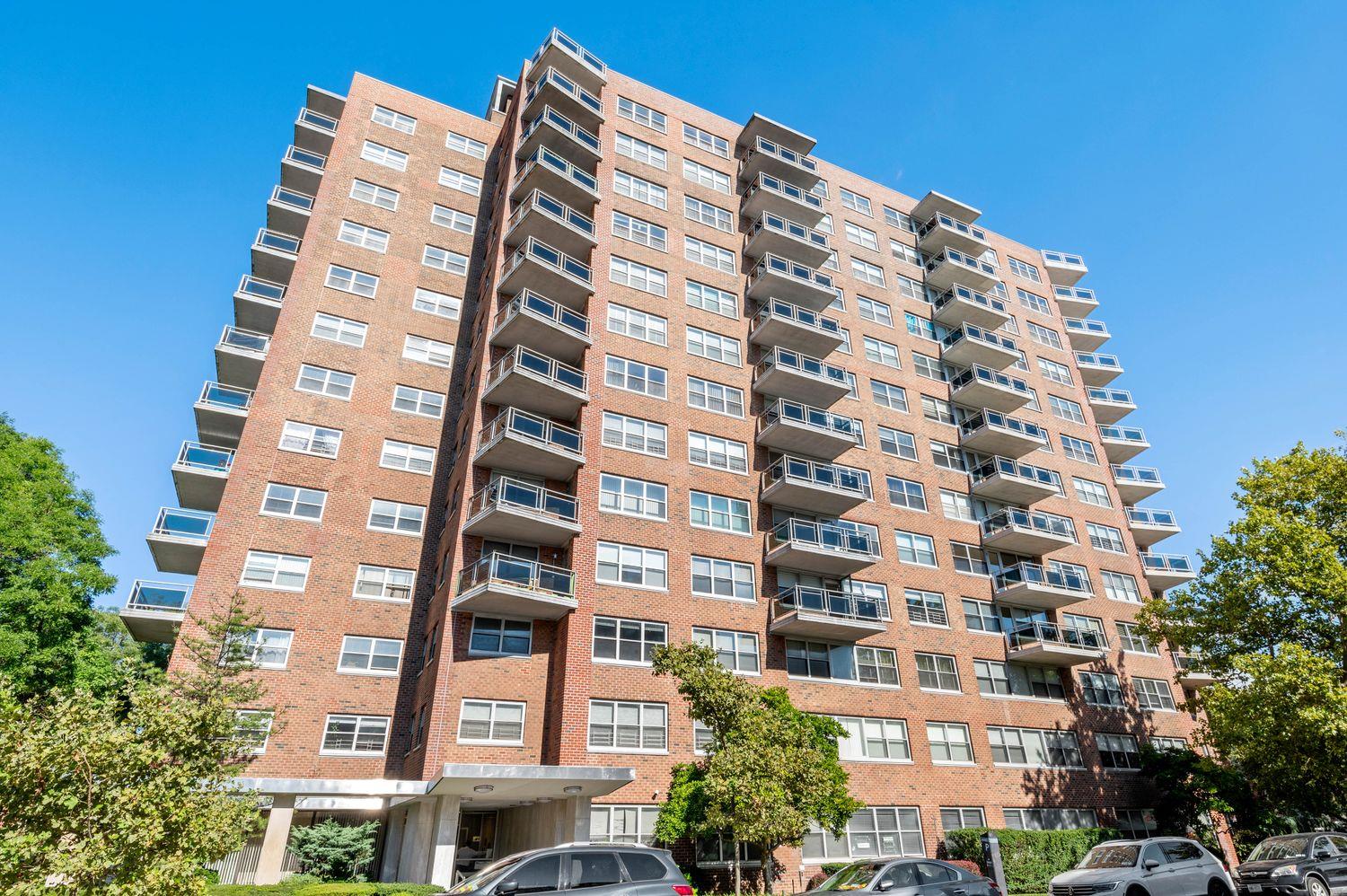 70-31 108 Street # 3H, Forest Hills, NY 11375