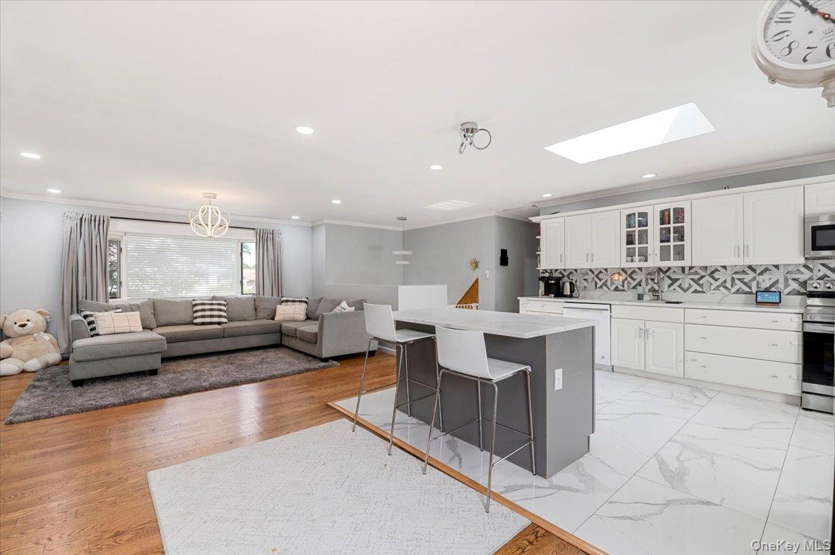 34 Dennis Lane, Bethpage, NY 11714