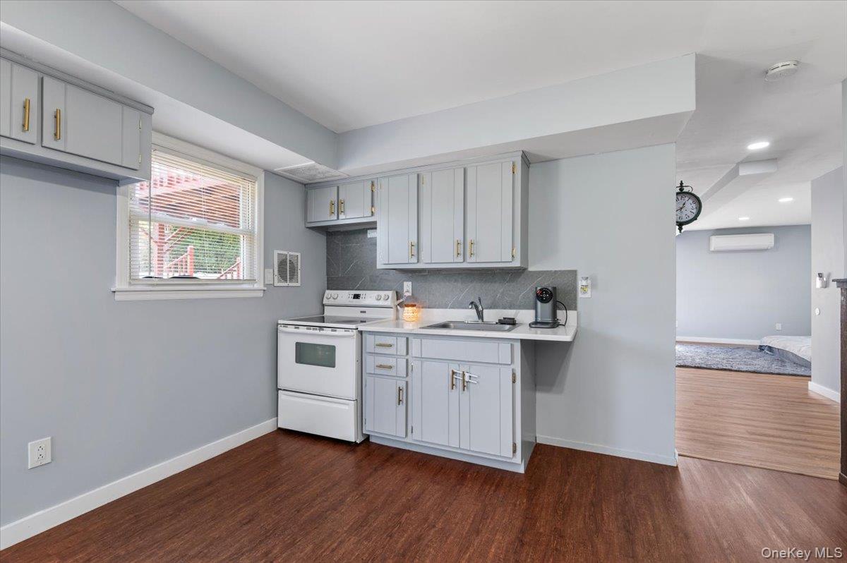 34 Dennis Lane, Bethpage, NY 11714