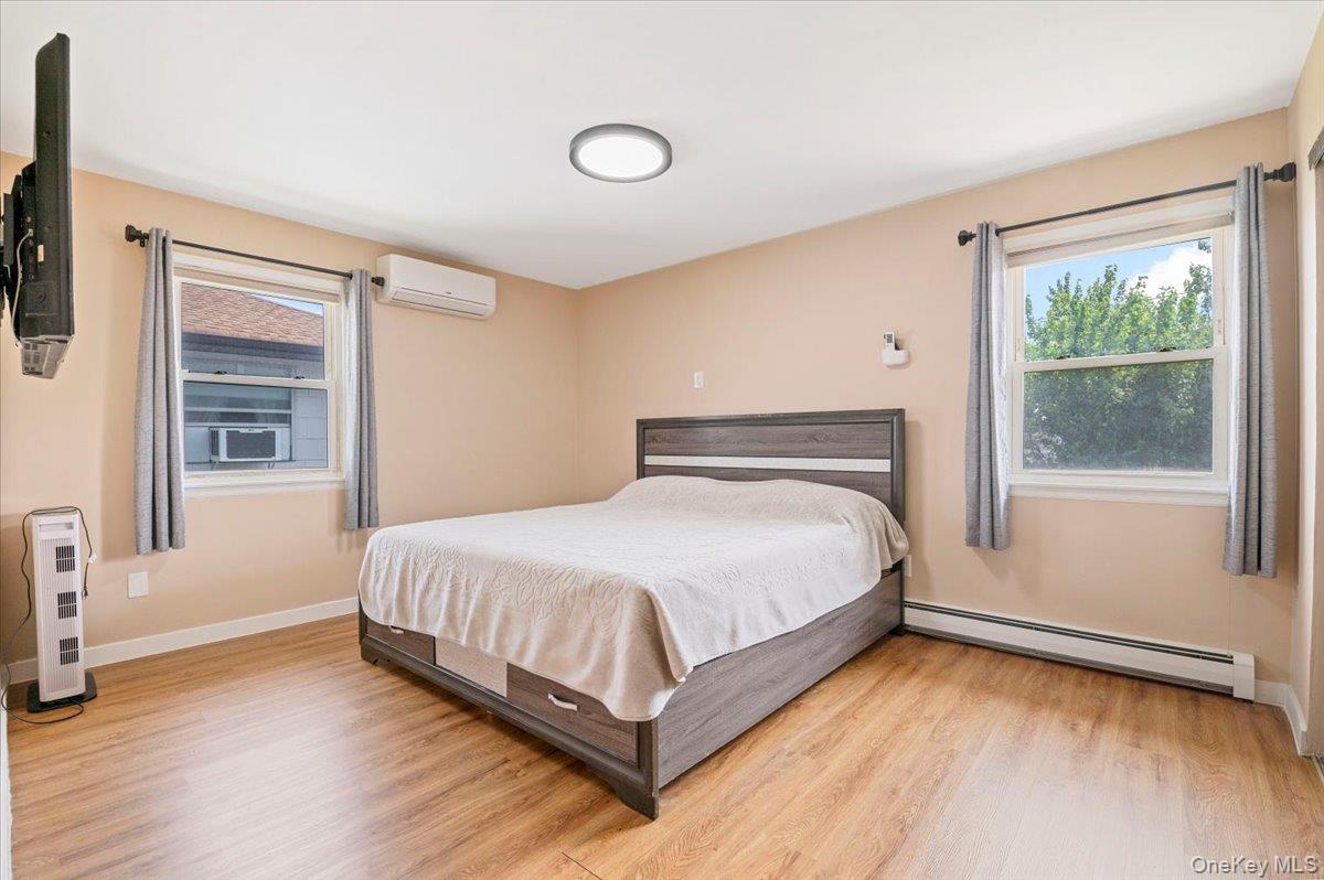 34 Dennis Lane, Bethpage, NY 11714