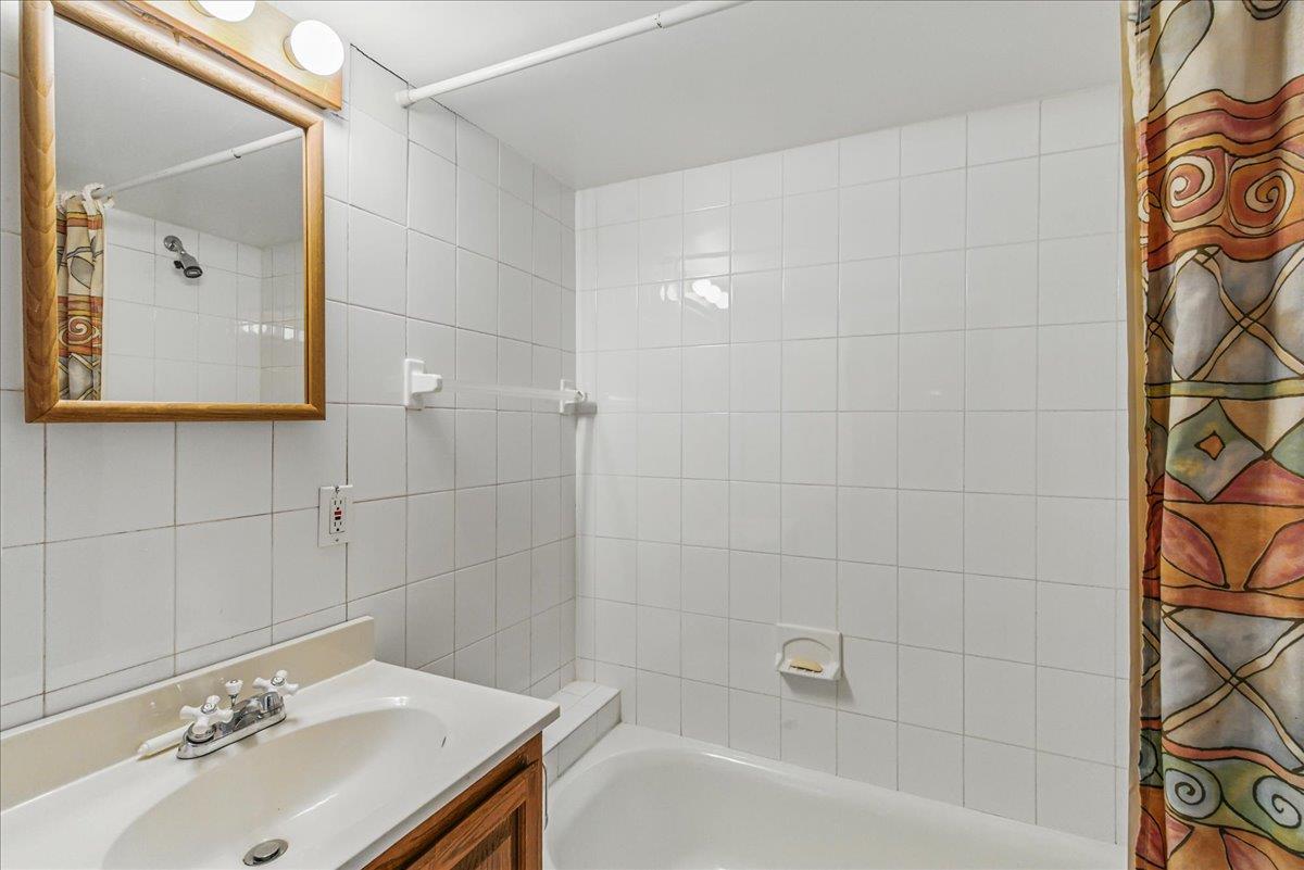 3211 171st Street, Flushing, NY 11358