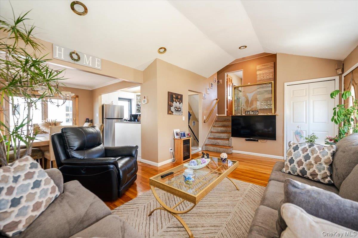 22 Cheshire Road, Inwood, NY 11096