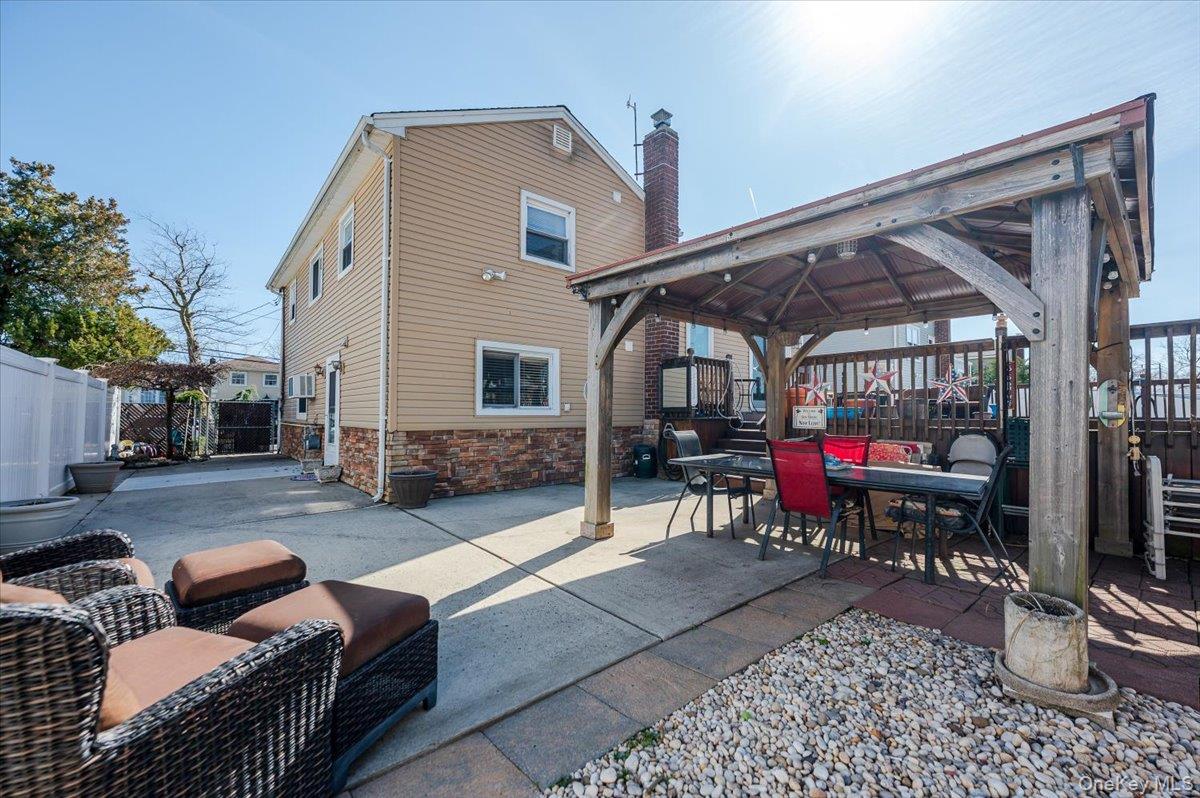 22 Cheshire Road, Inwood, NY 11096