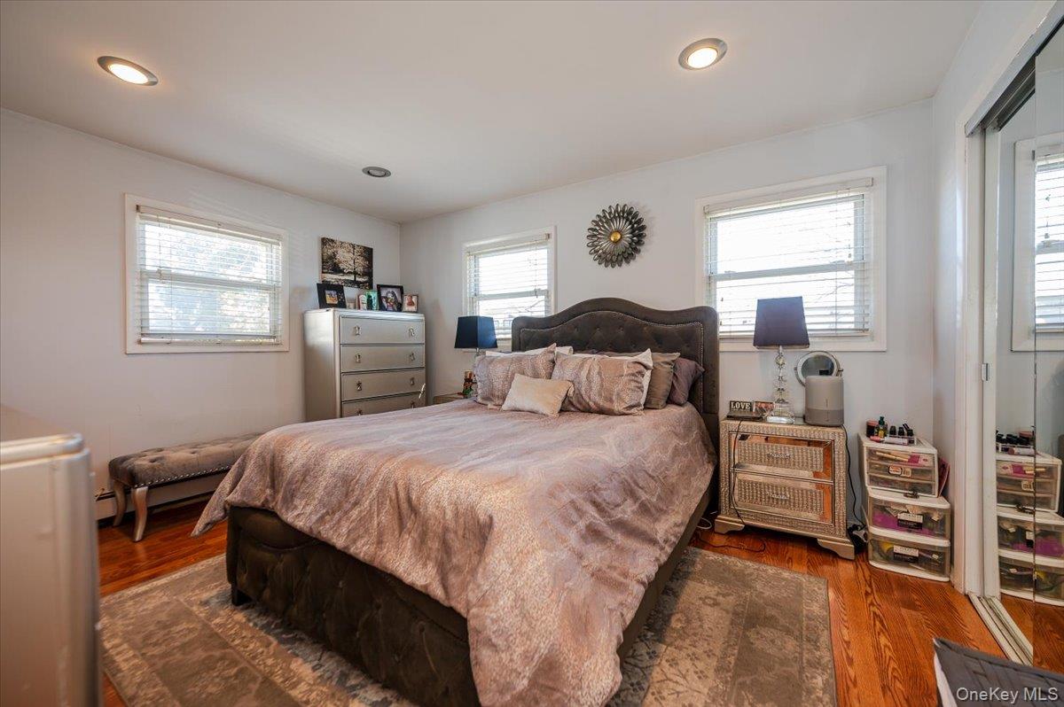 22 Cheshire Road, Inwood, NY 11096