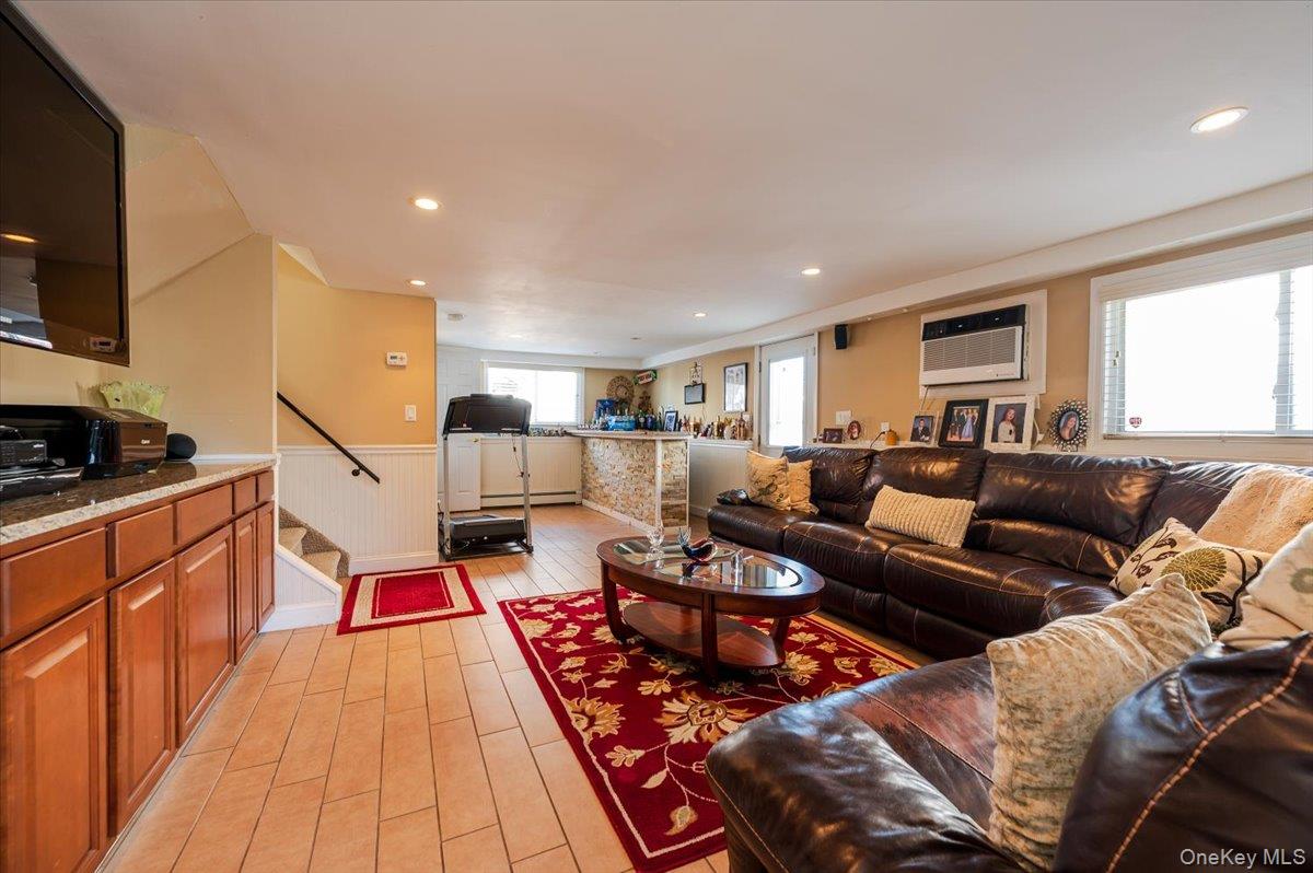 22 Cheshire Road, Inwood, NY 11096