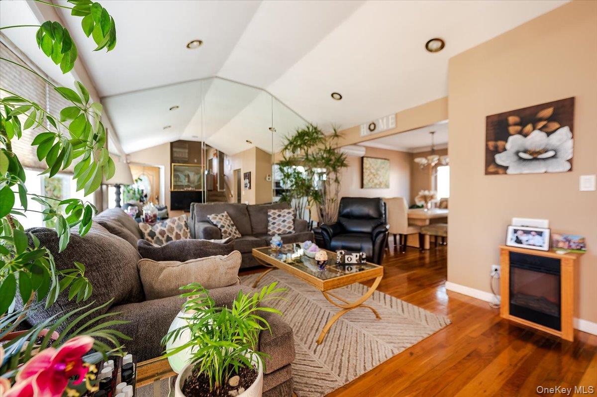 22 Cheshire Road, Inwood, NY 11096