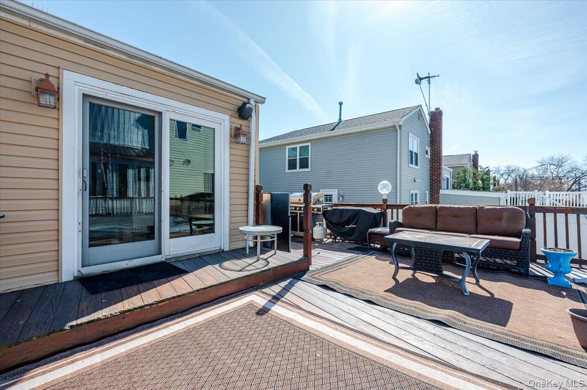 22 Cheshire Road, Inwood, NY 11096