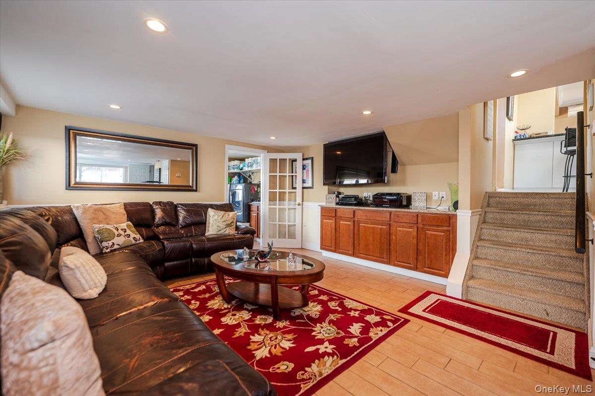 22 Cheshire Road, Inwood, NY 11096