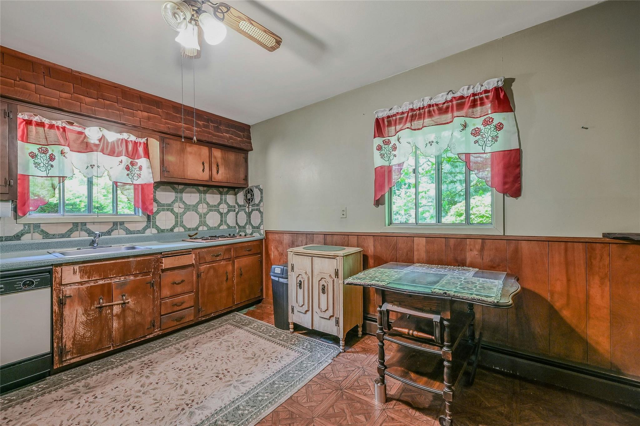 10 Moonedge Road, Northport, NY 11768