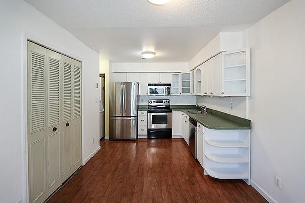 223 Springmeadow Drive # E, Holbrook, NY 11741