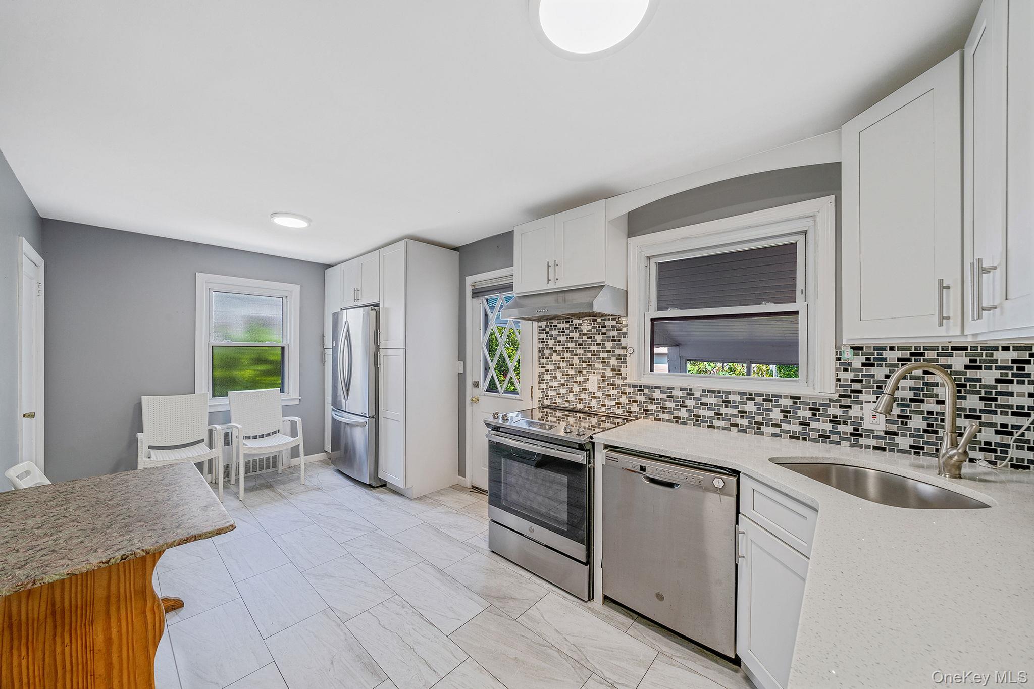 859 Franklin Avenue, Valley Stream, NY 11580