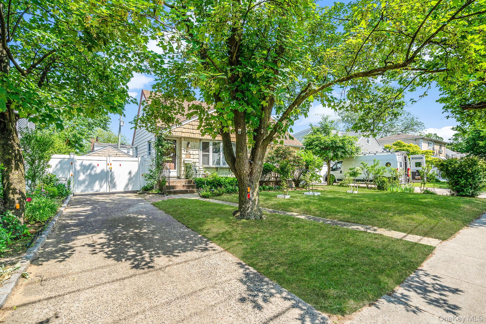 859 Franklin Avenue, Valley Stream, NY 11580