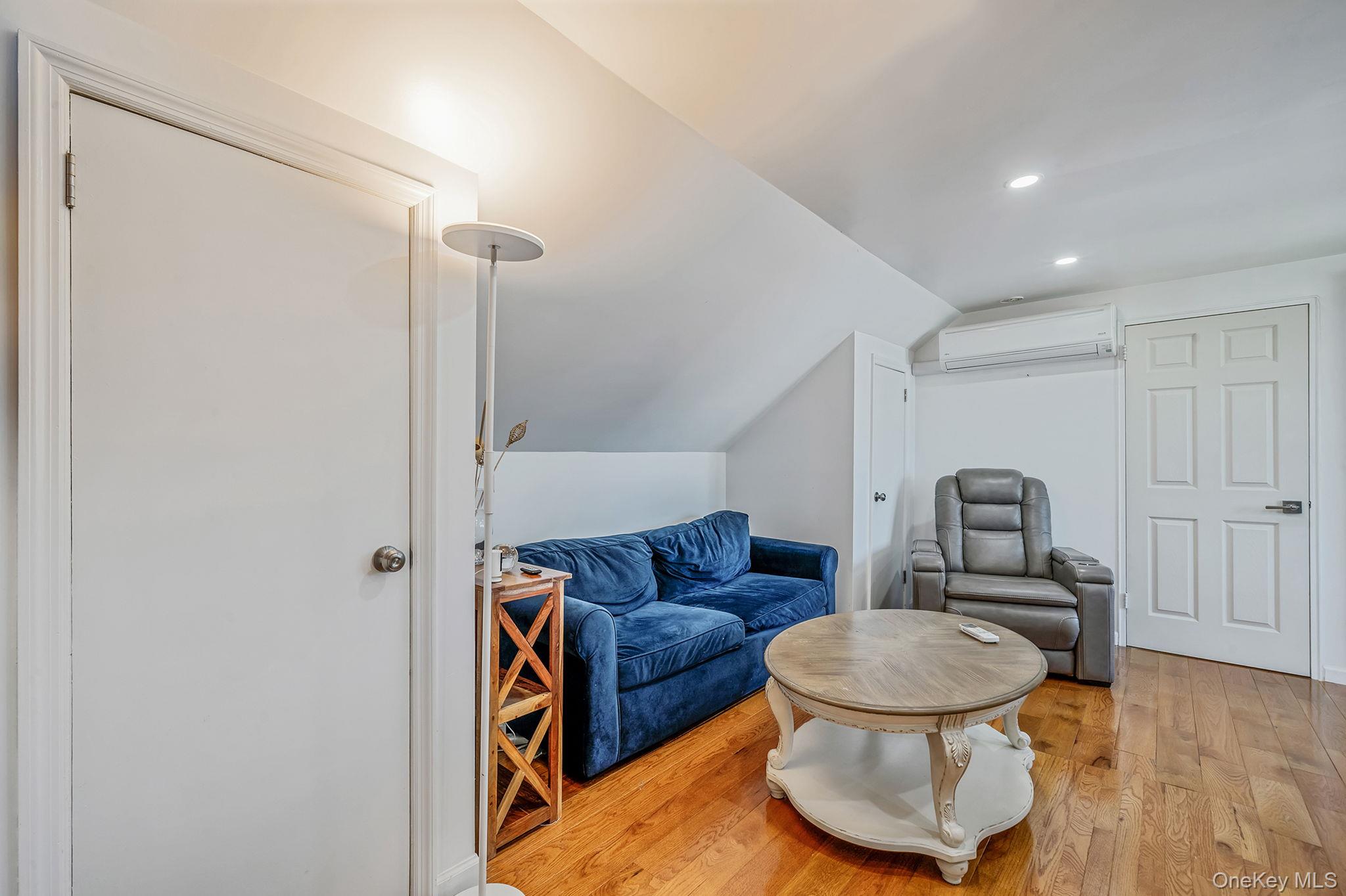 859 Franklin Avenue, Valley Stream, NY 11580