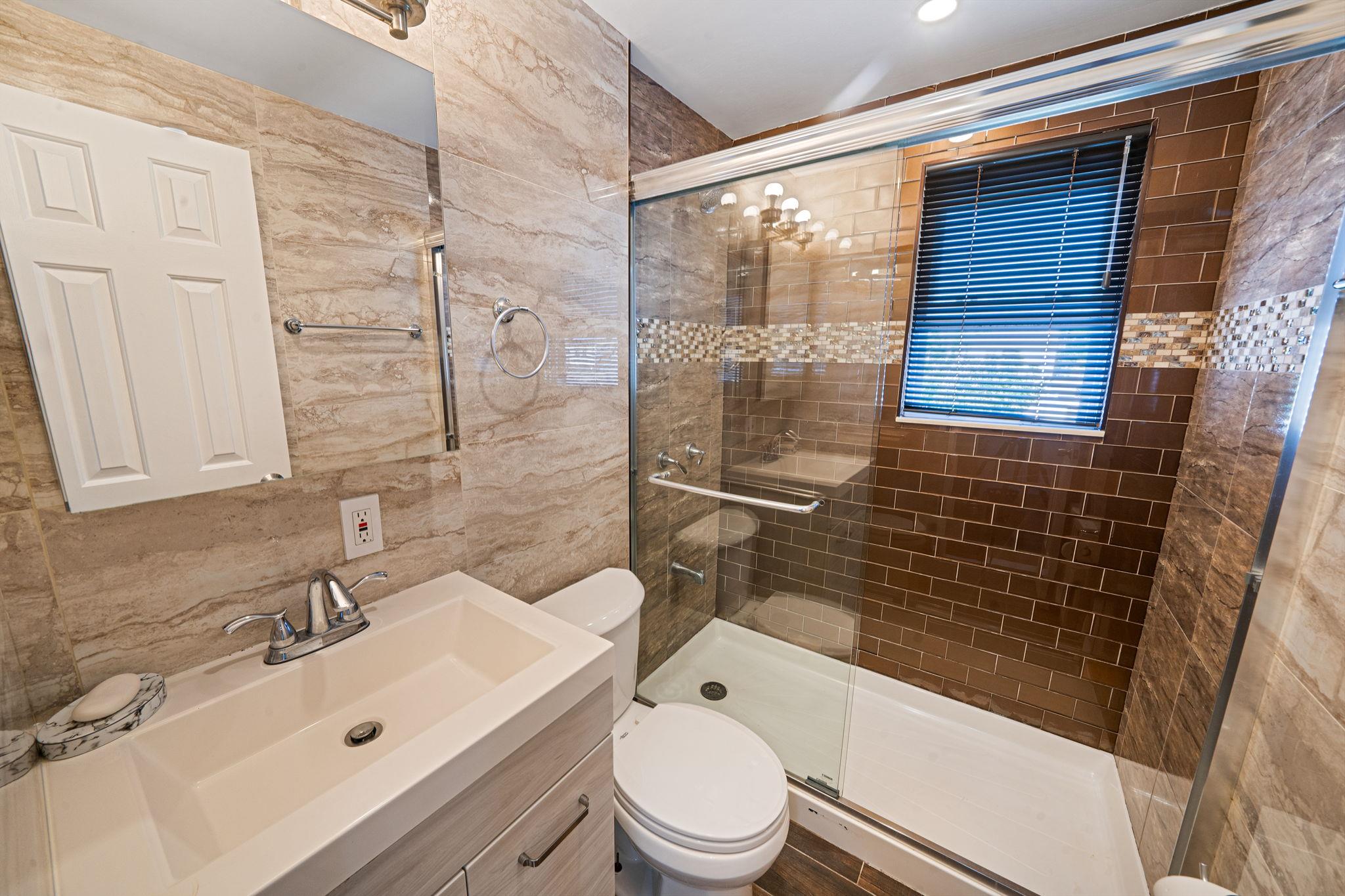 859 Franklin Avenue, Valley Stream, NY 11580