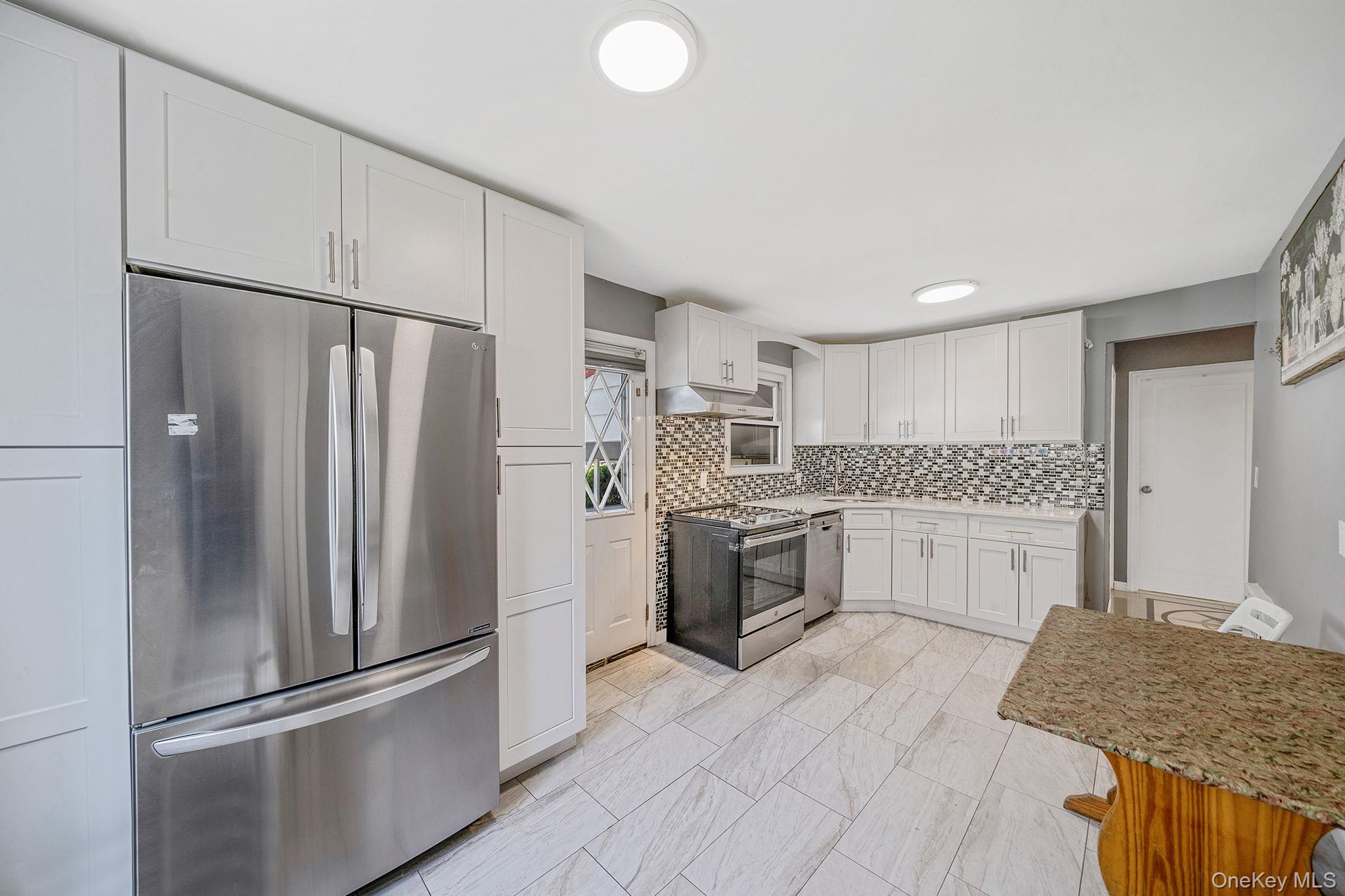 859 Franklin Avenue, Valley Stream, NY 11580