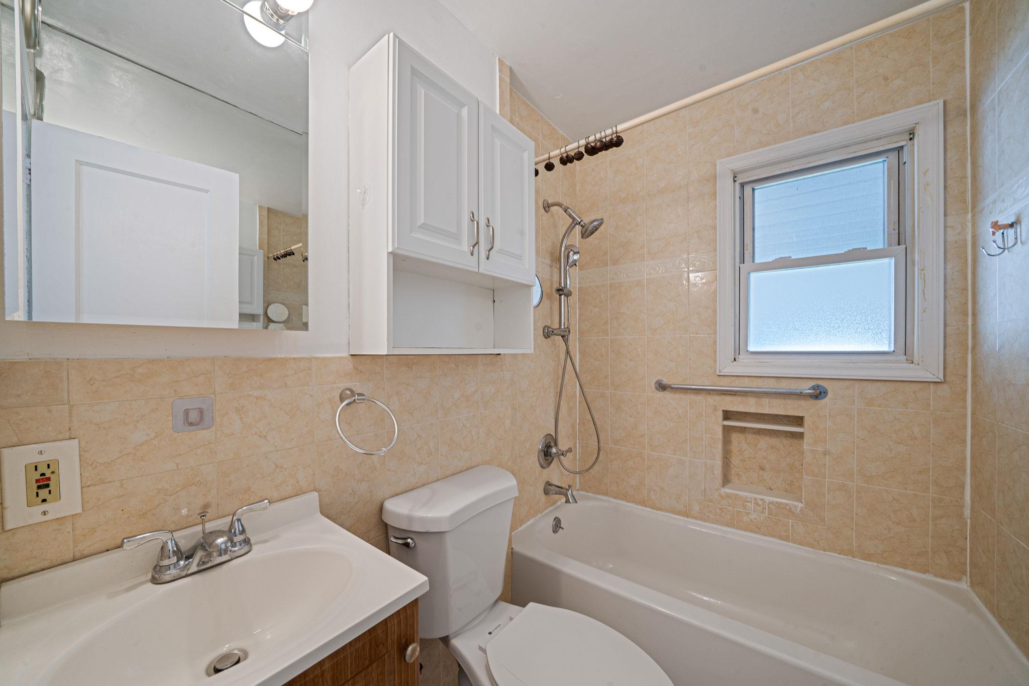 859 Franklin Avenue, Valley Stream, NY 11580