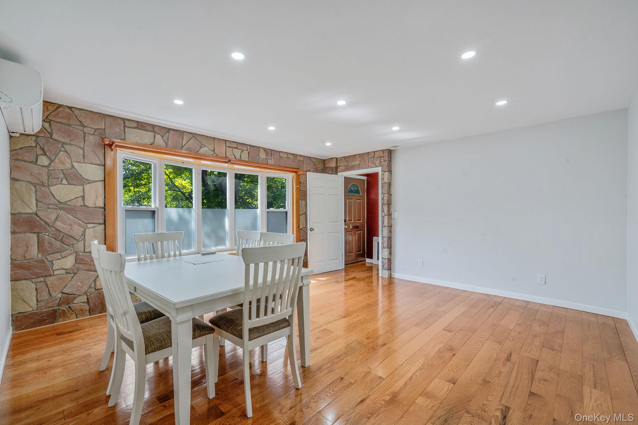 859 Franklin Avenue, Valley Stream, NY 11580