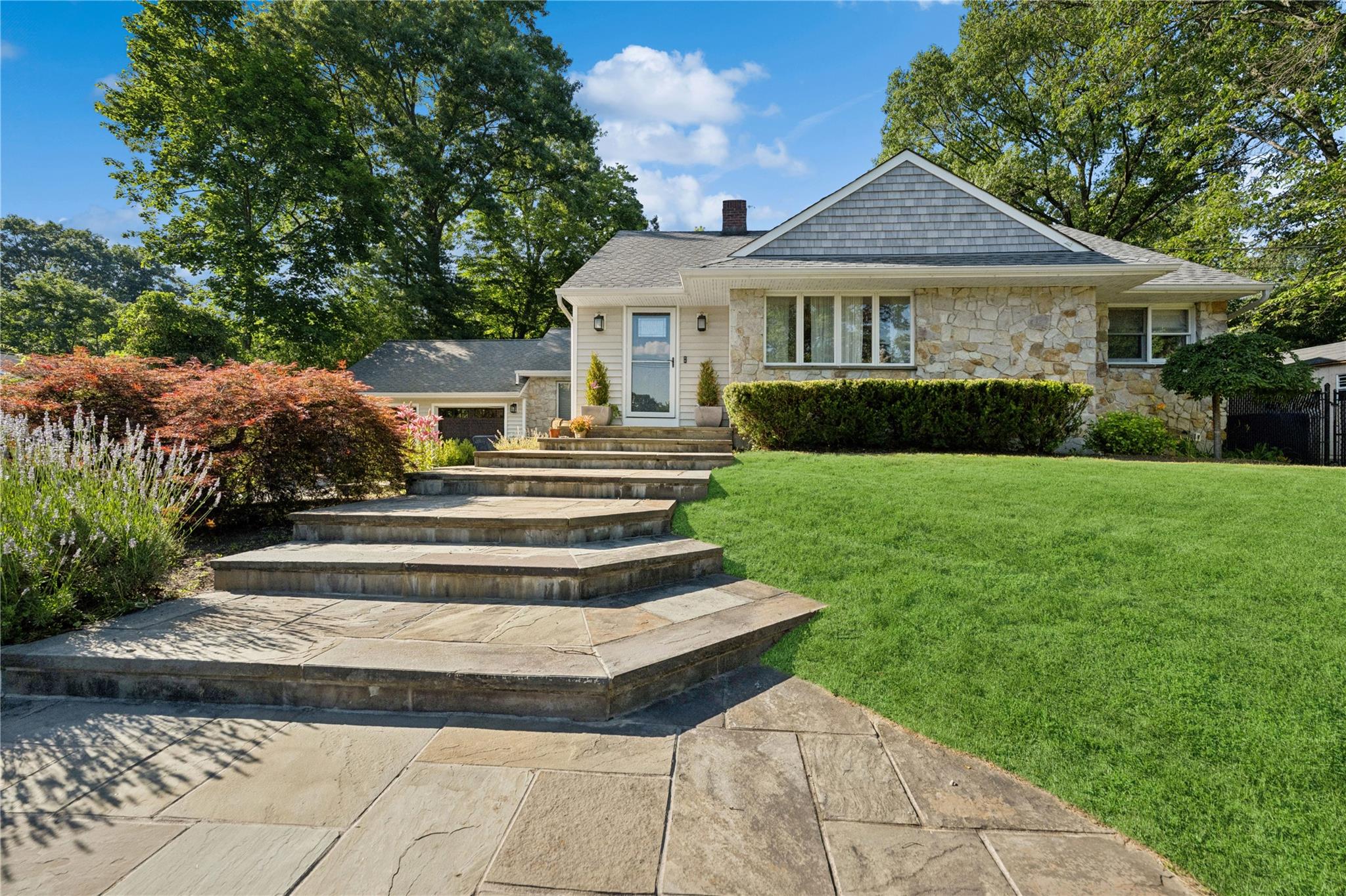 70 Downing Avenue, Sea Cliff, NY 11579
