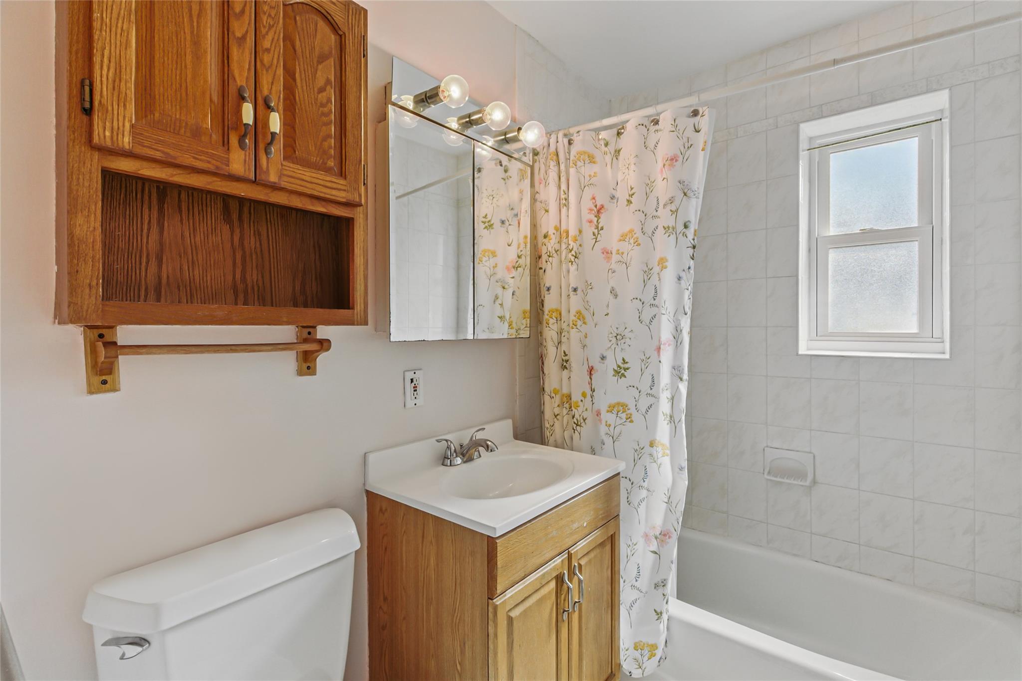 15 Beach Road # 1P, Great Neck, NY 11023