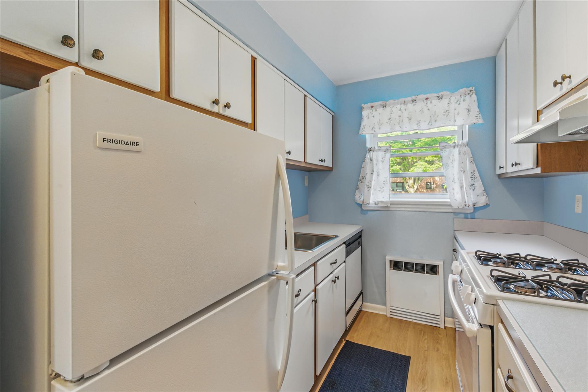 15 Beach Road # 1P, Great Neck, NY 11023