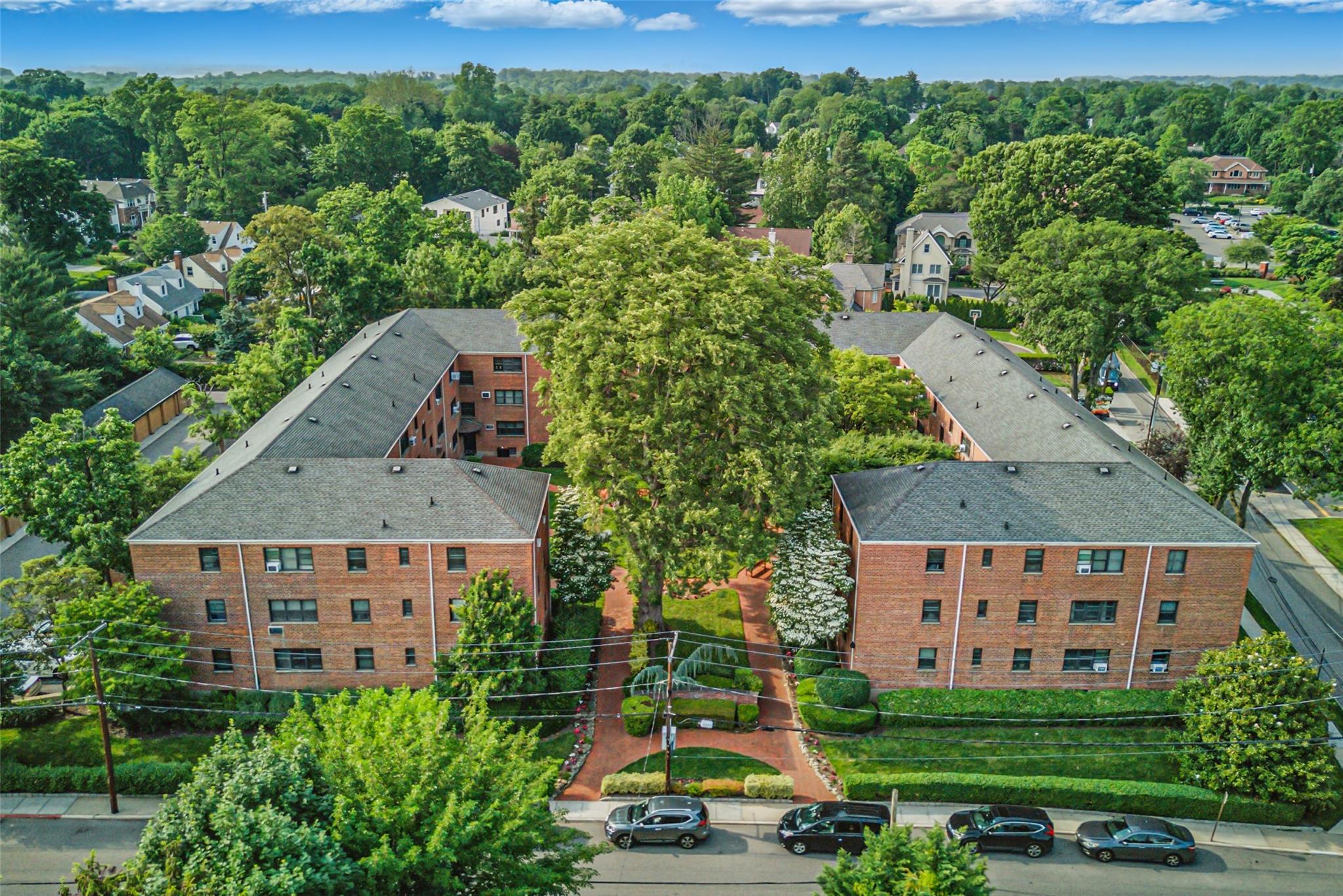 15 Beach Road # 1P, Great Neck, NY 11023