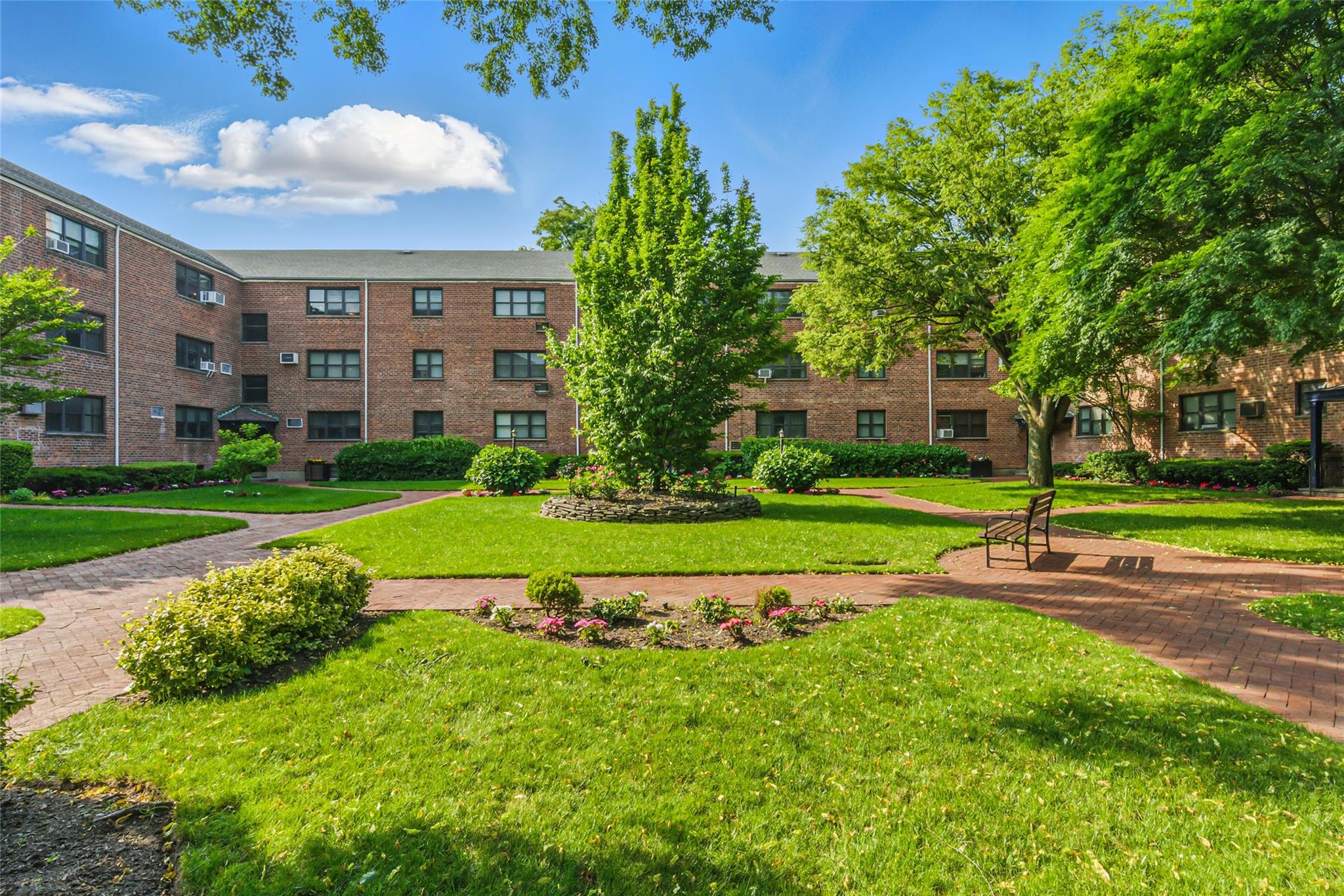 15 Beach Road # 1P, Great Neck, NY 11023