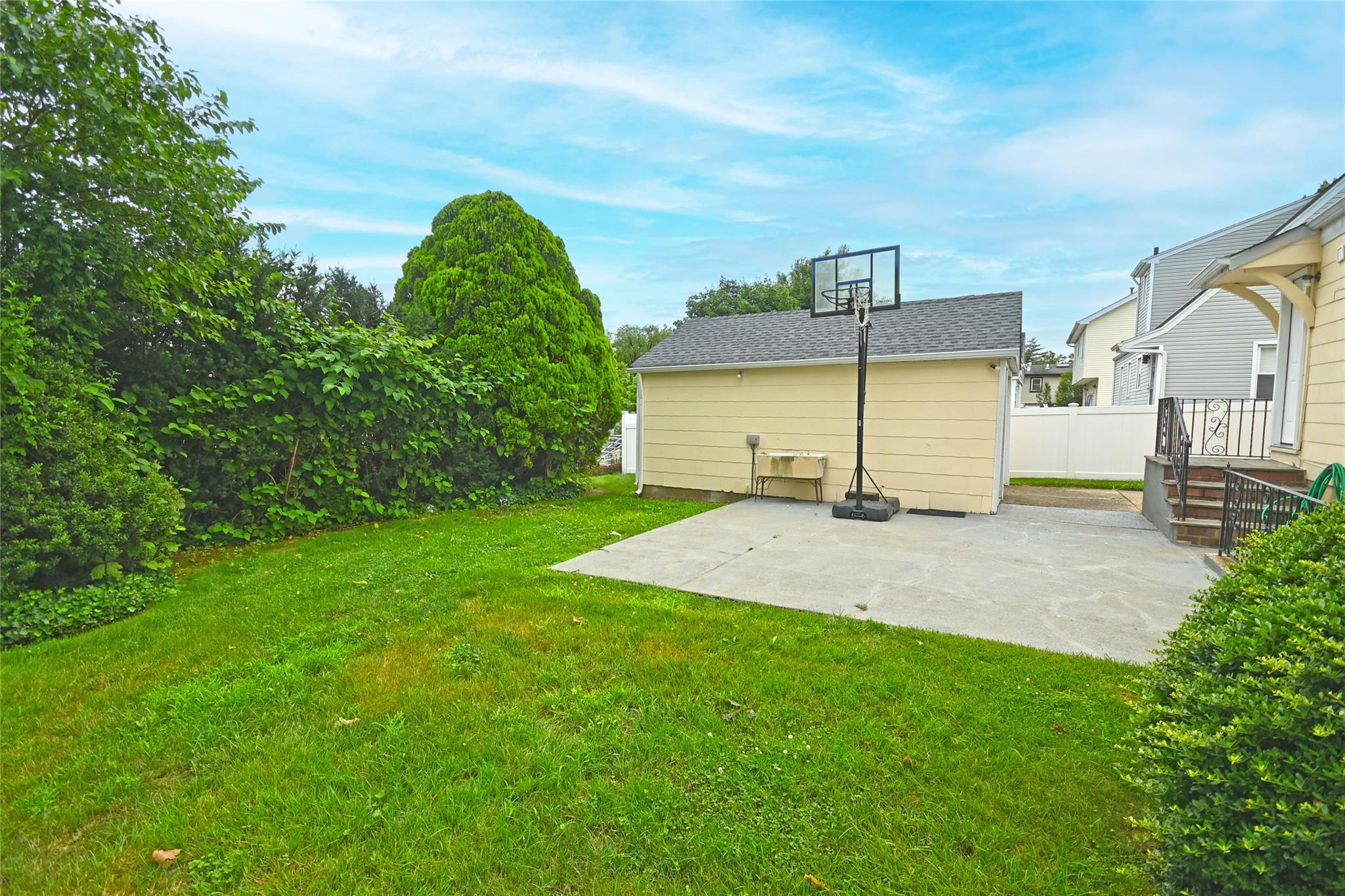 57 Netherwood Drive, Albertson, NY 11507