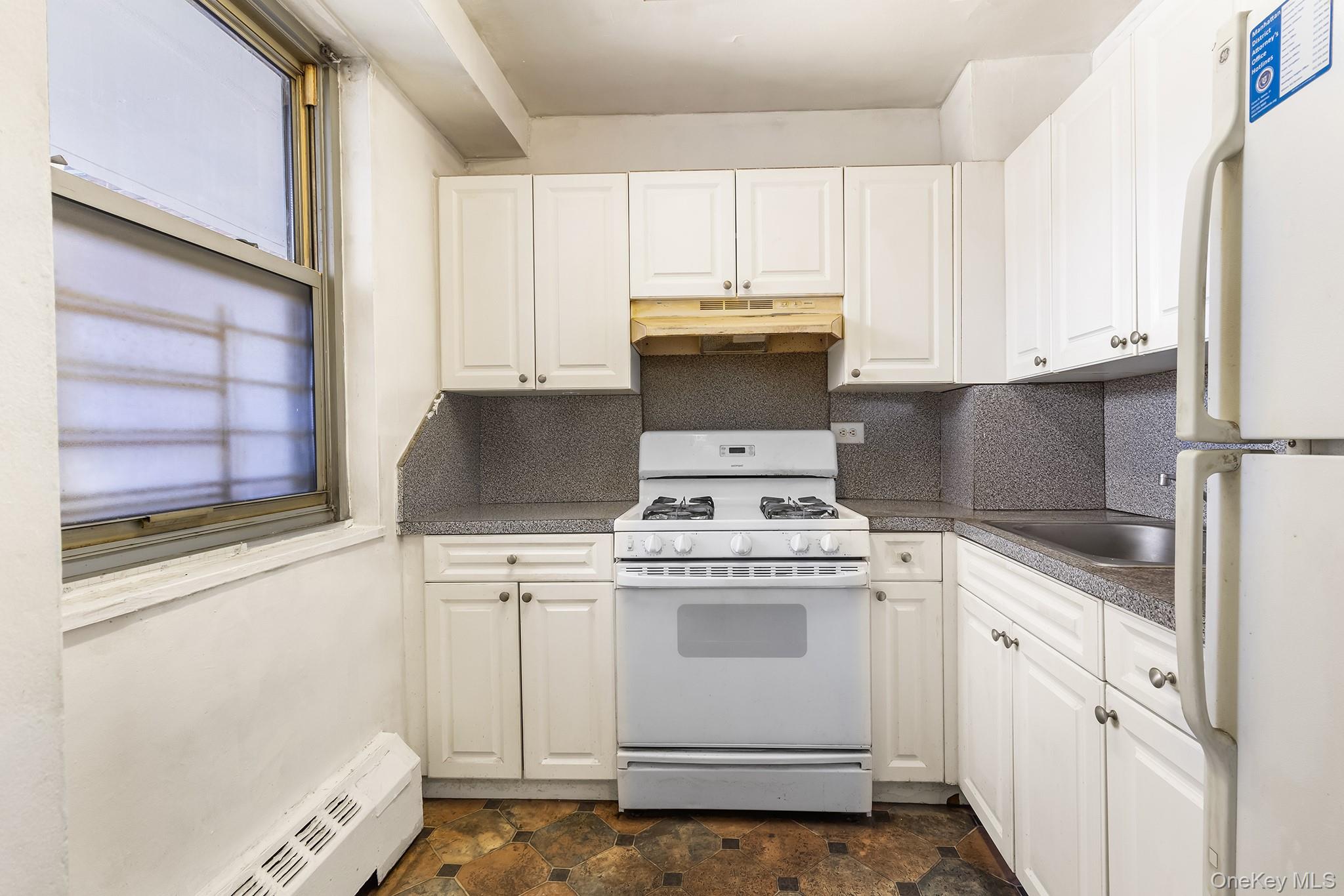 61-15 97th Street # 8M, Rego Park, NY 11374