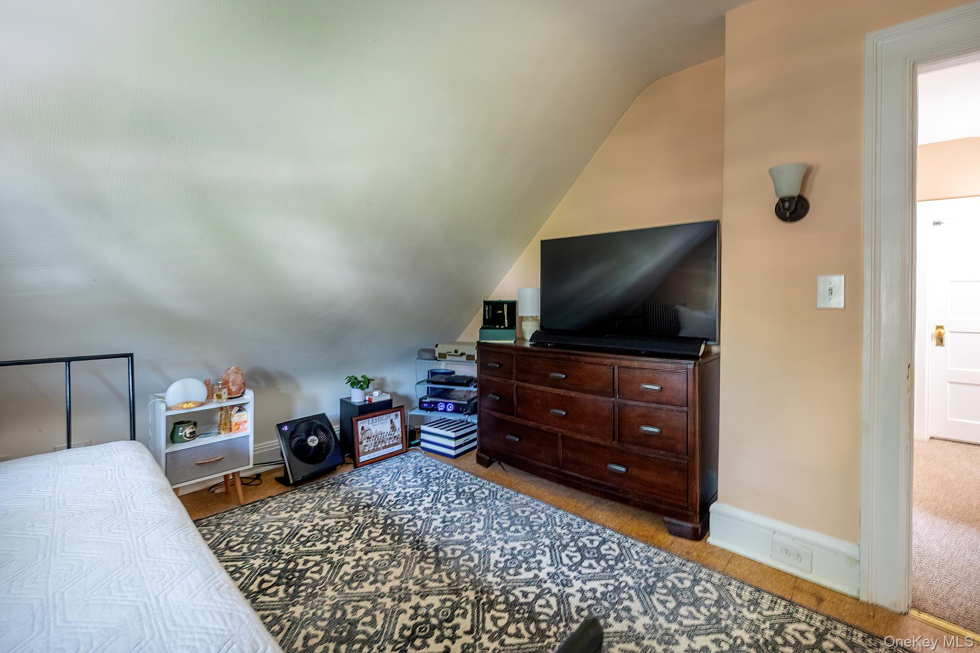 25 Midland Avenue, White Plains, NY 10606