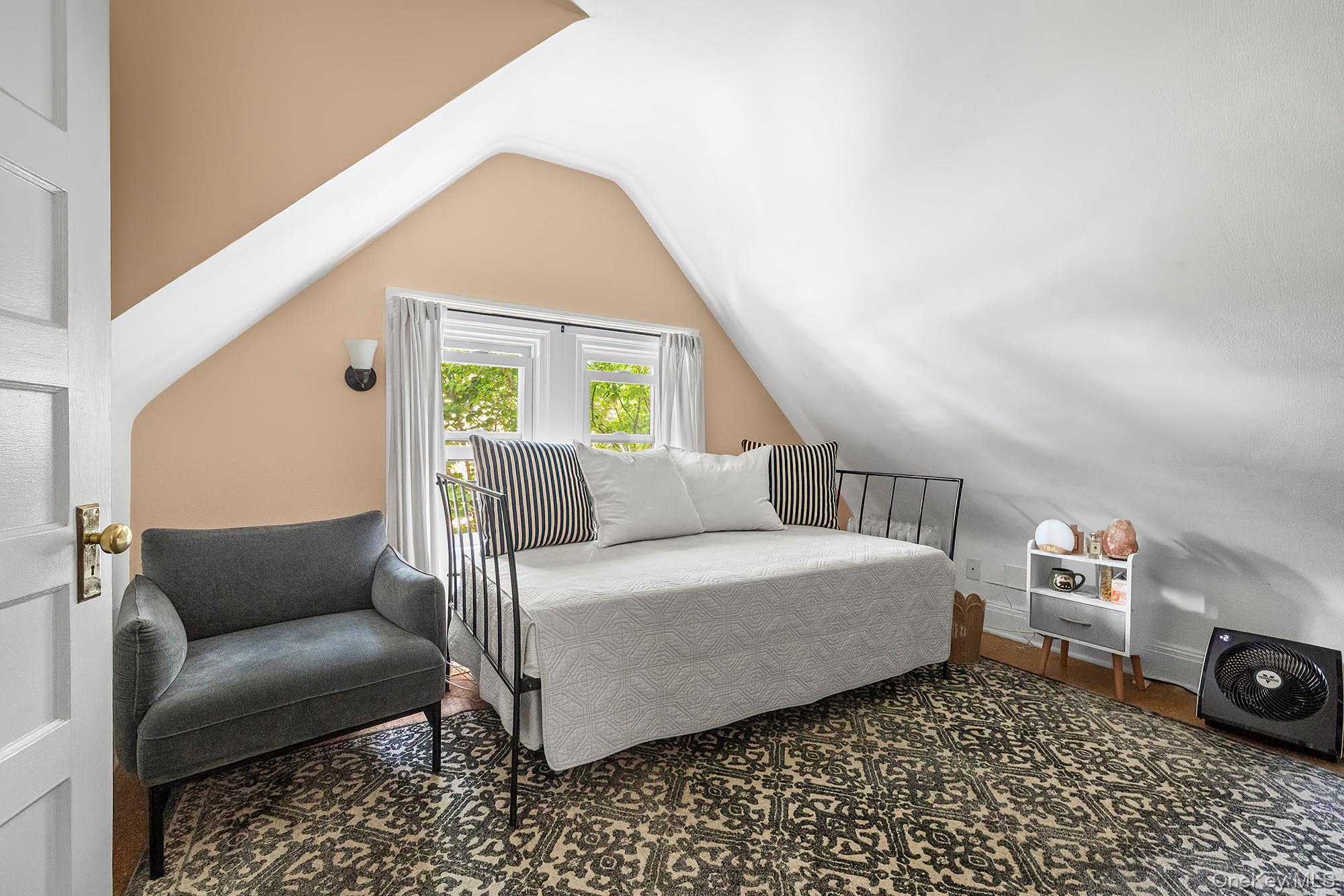 25 Midland Avenue, White Plains, NY 10606