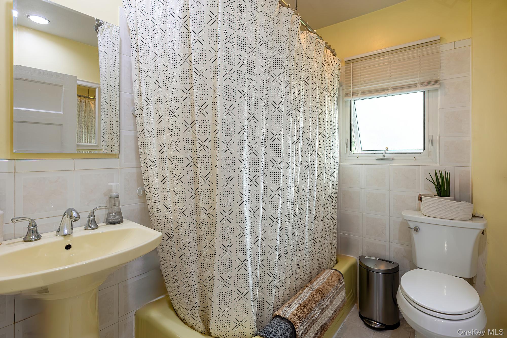 25 Midland Avenue, White Plains, NY 10606