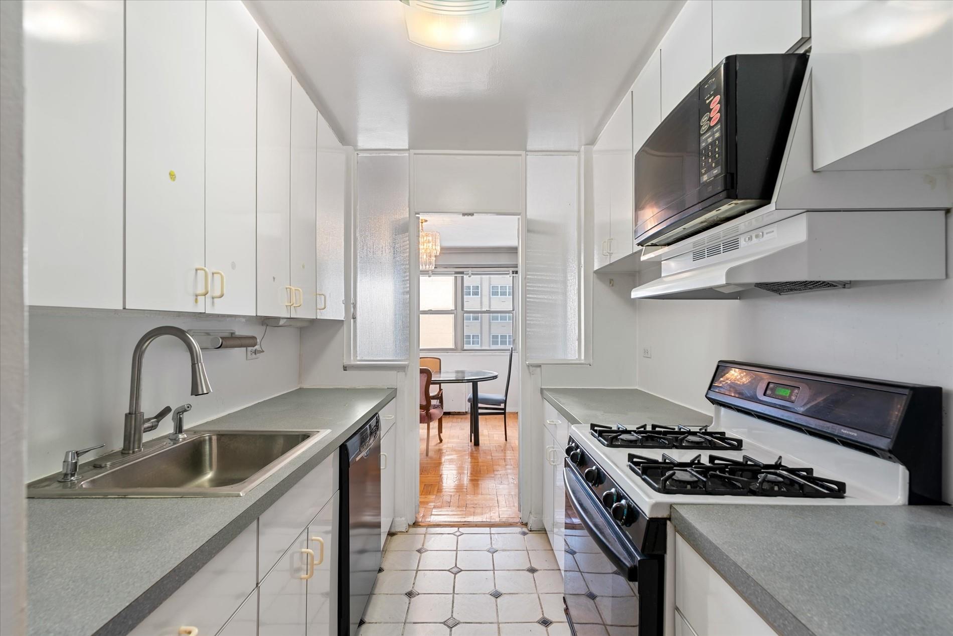 102-30 66th Road # 4B, Forest Hills, NY 11375