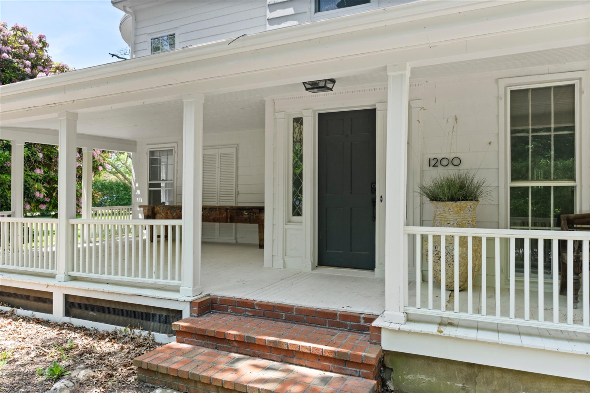 1200 Indian Neck Lane, Peconic, NY 11958