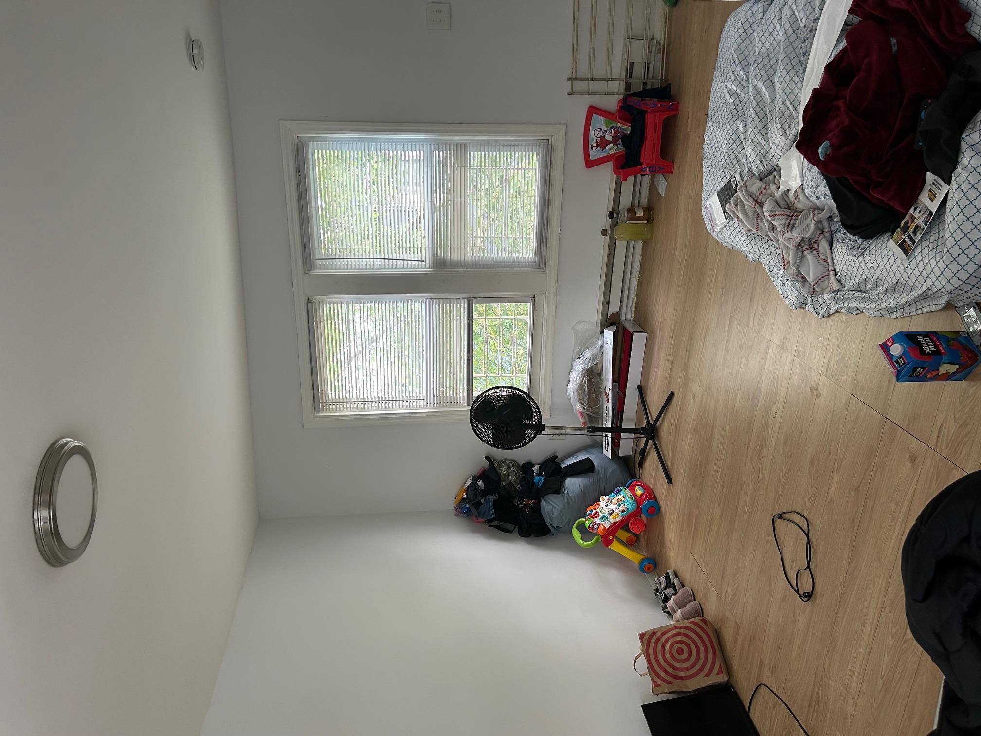 44 Chapman Place, Bay Shore, NY 11706