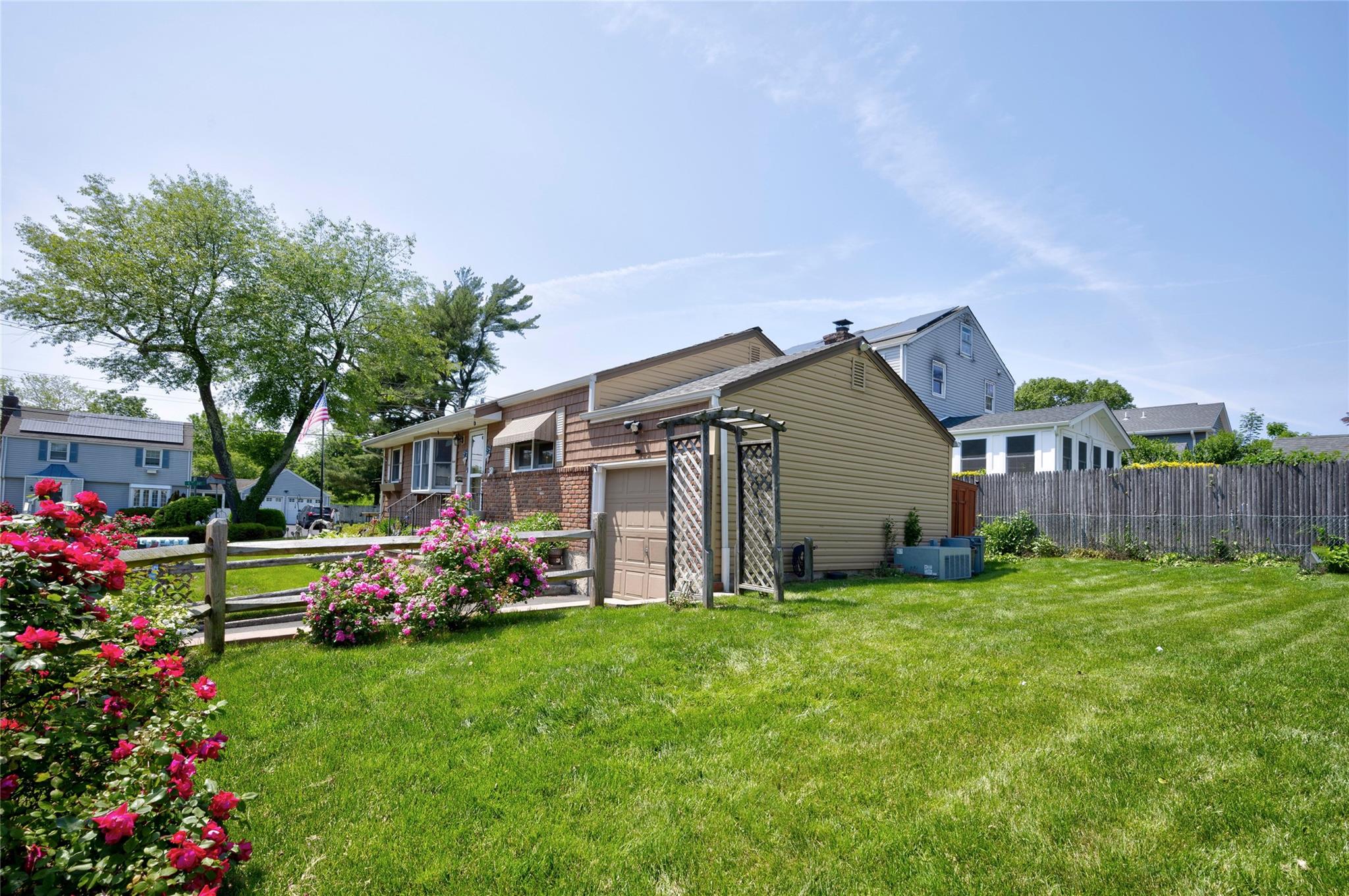 30 W 12th Street, Huntington Station, NY 11746