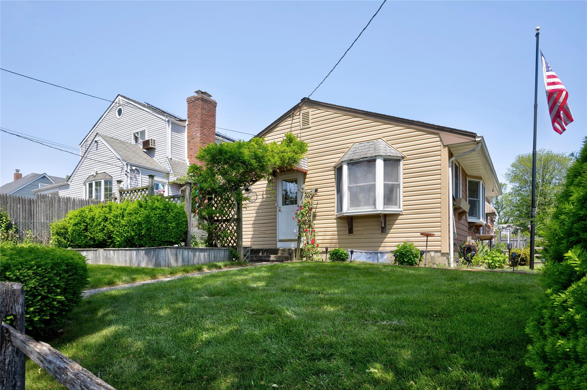 30 W 12th Street, Huntington Station, NY 11746