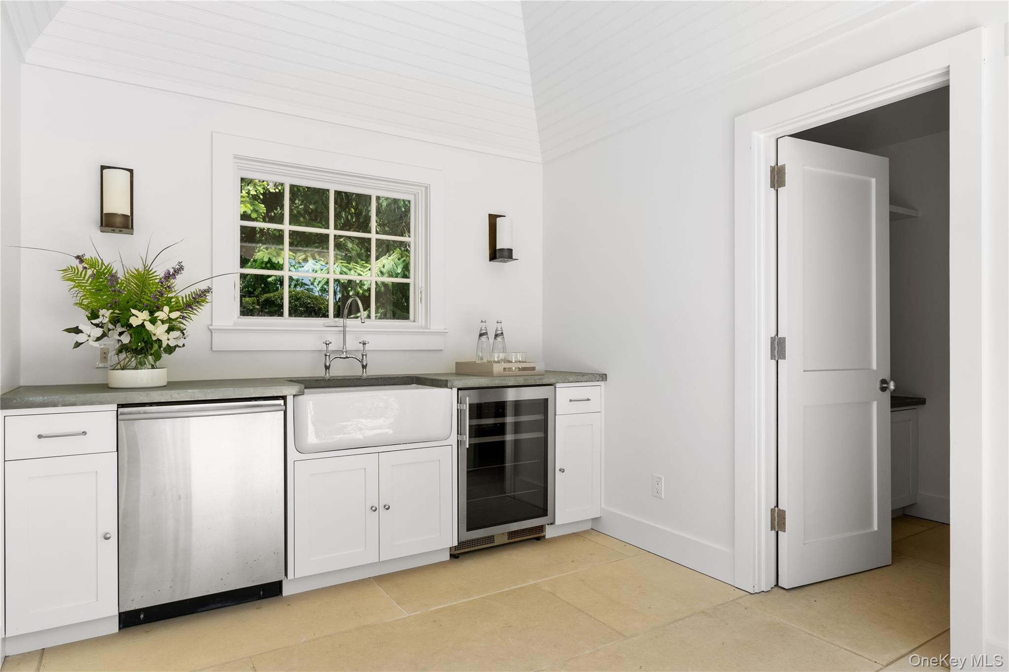 182 Church Lane, Bridgehampton, NY 11932