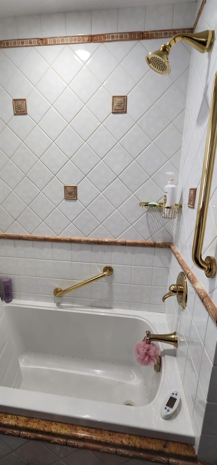 218 juniper Circle, Lawrence, NY 11559