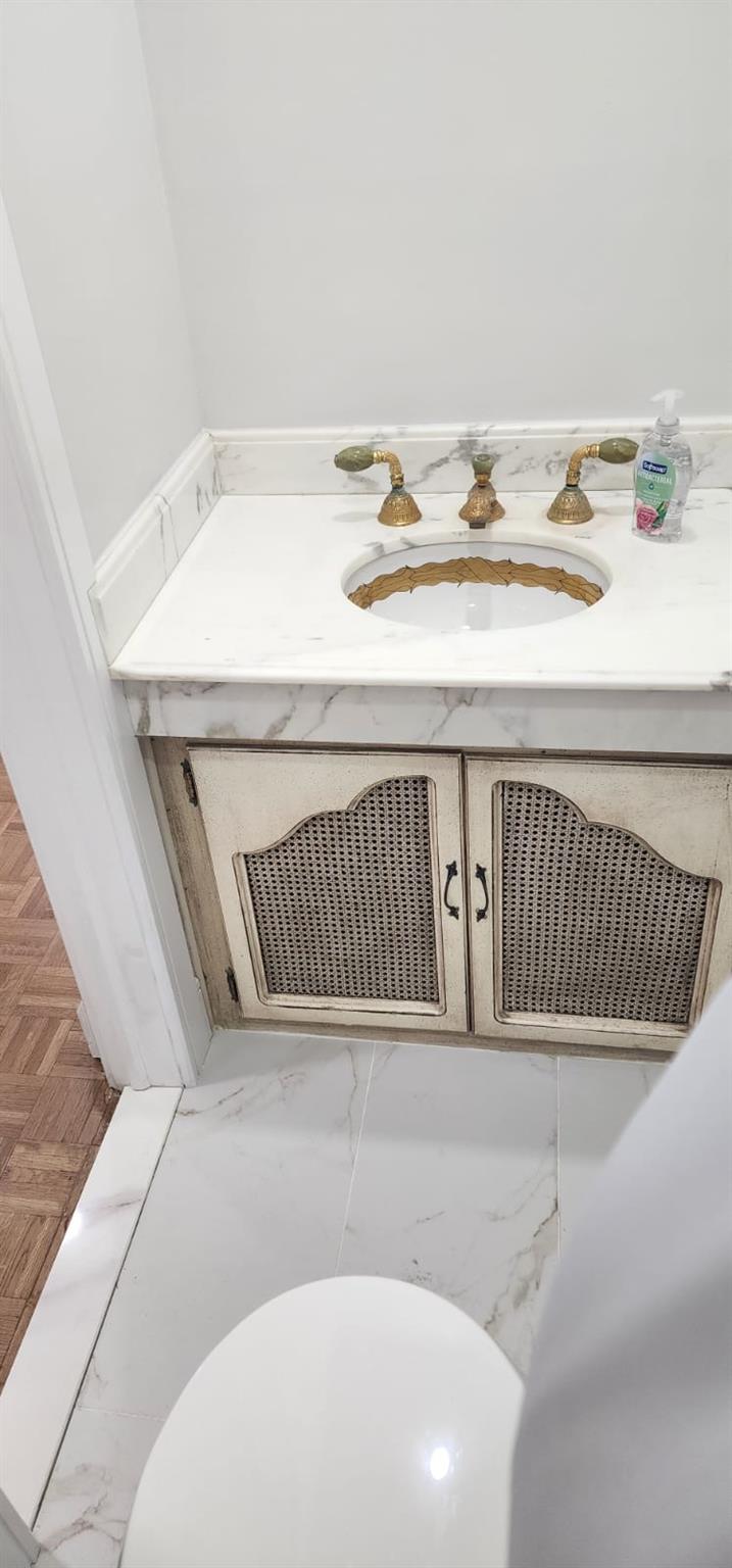 218 juniper Circle, Lawrence, NY 11559