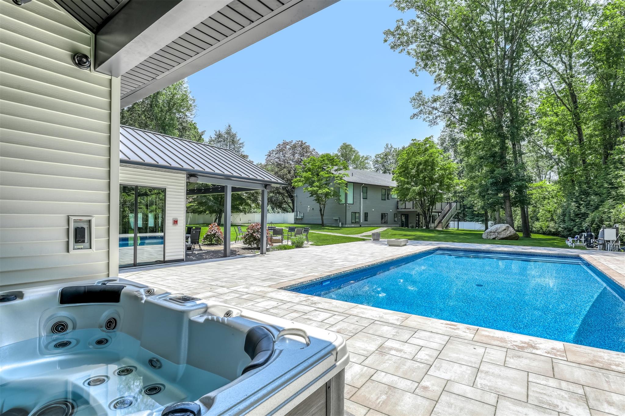 21 Dale Road, Monsey, NY 10952