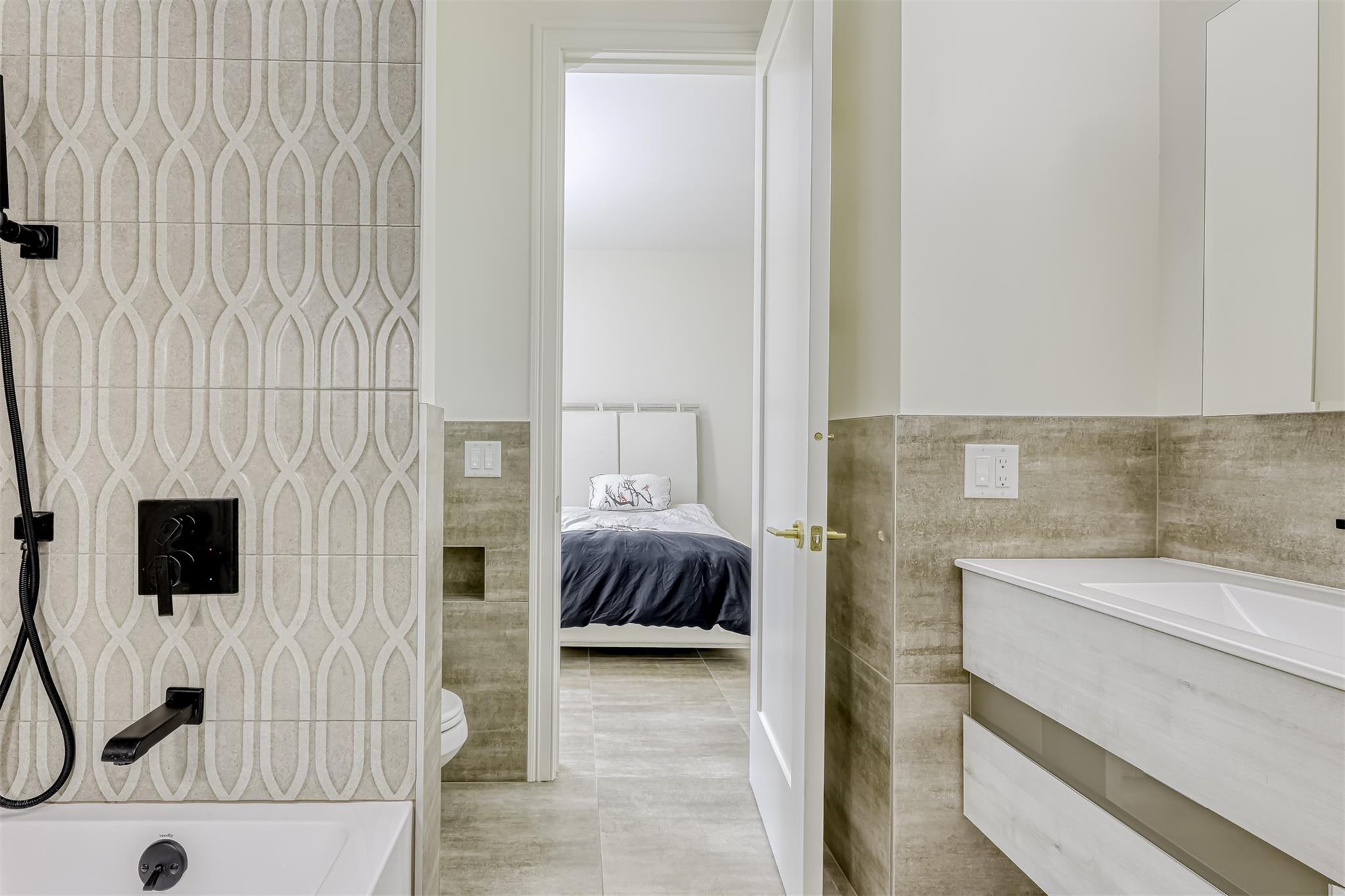 21 Dale Road, Monsey, NY 10952