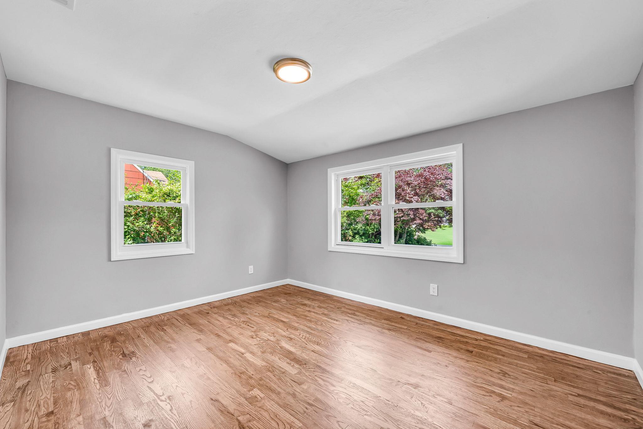 1090 Brookdale Avenue, Bay Shore, NY 11706