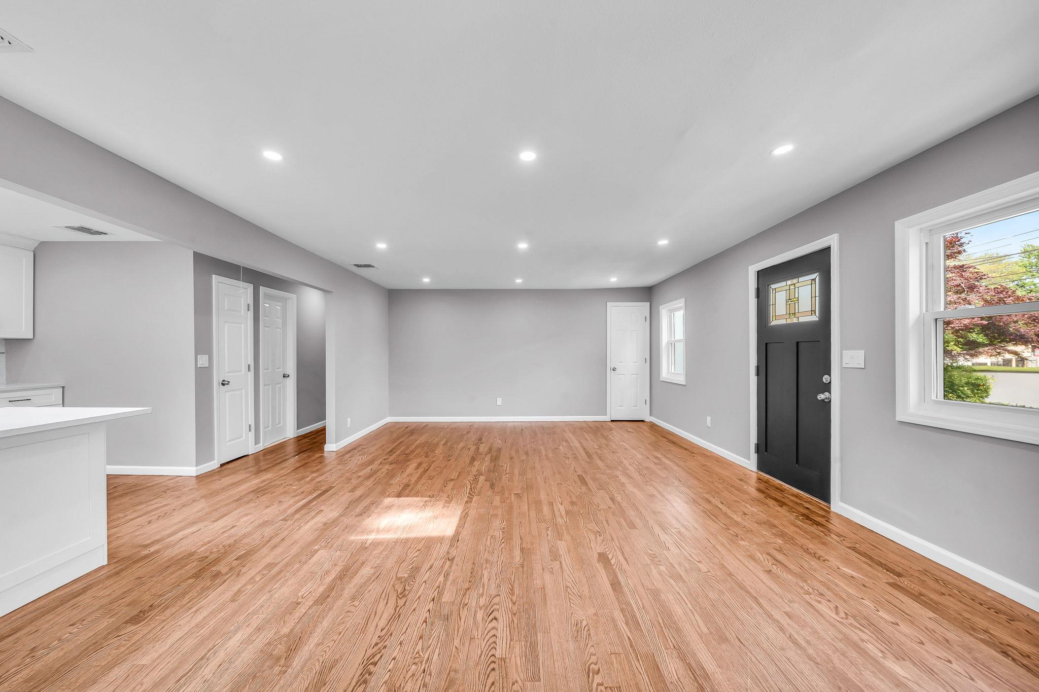 1090 Brookdale Avenue, Bay Shore, NY 11706