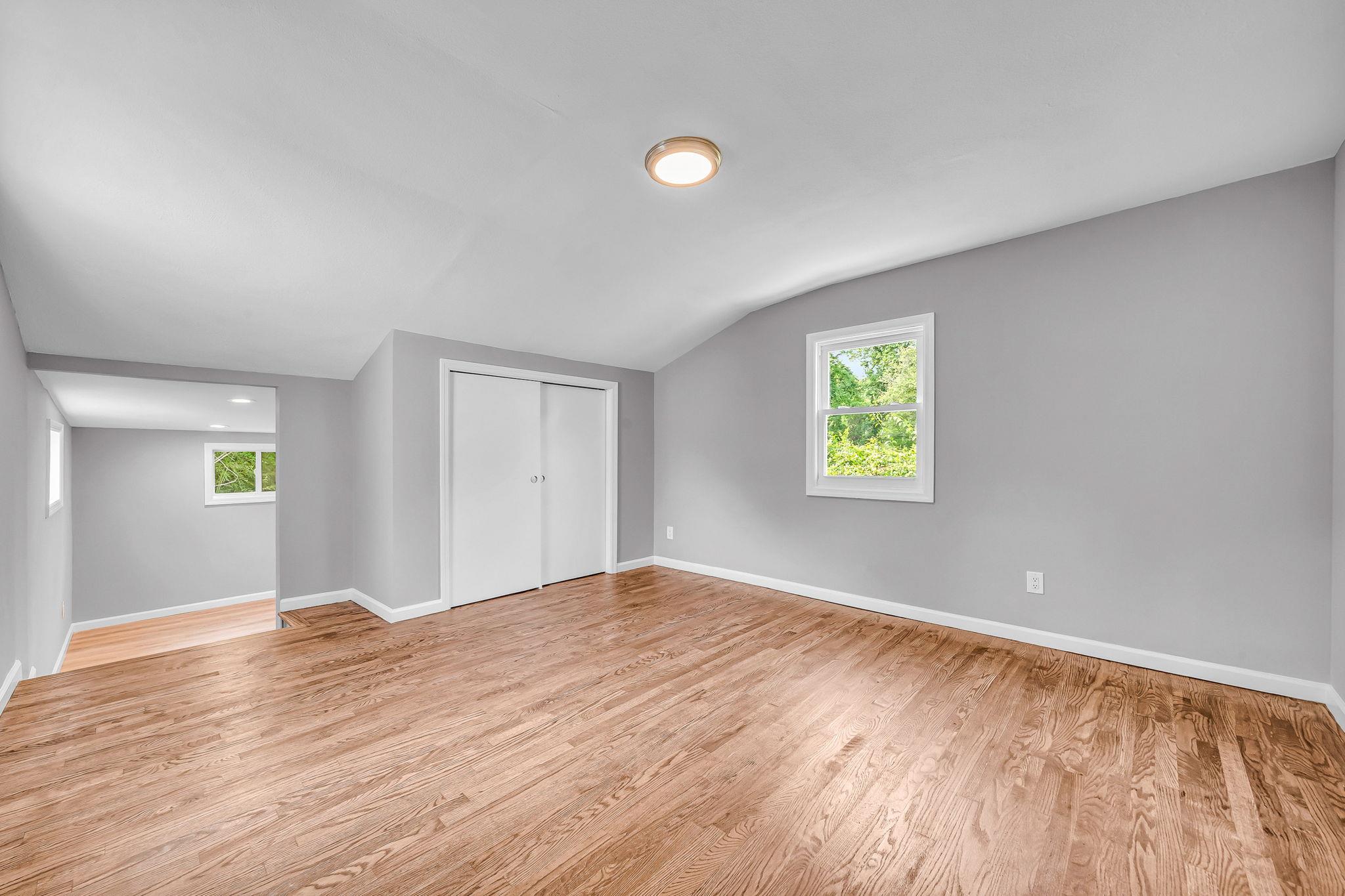 1090 Brookdale Avenue, Bay Shore, NY 11706