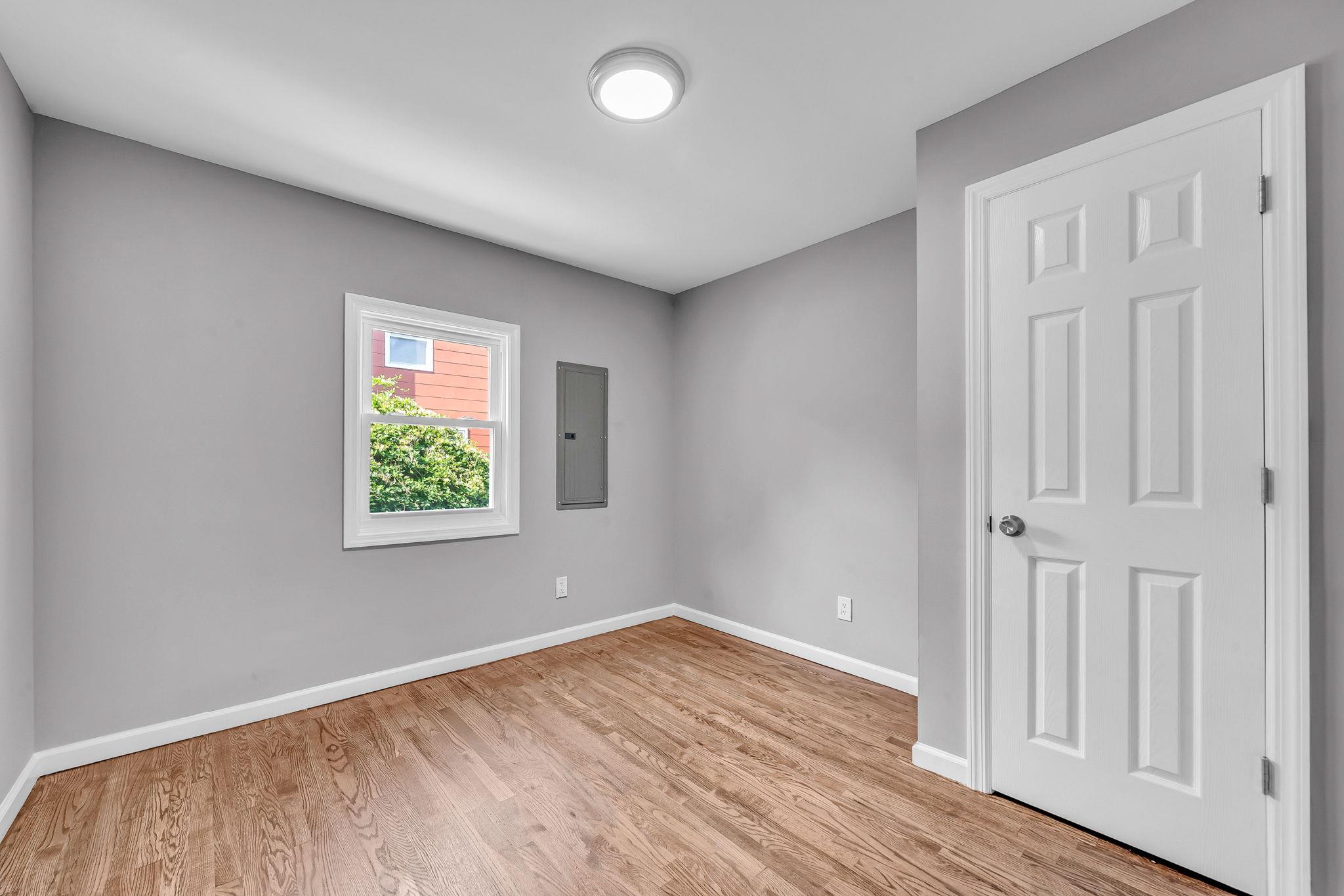 1090 Brookdale Avenue, Bay Shore, NY 11706