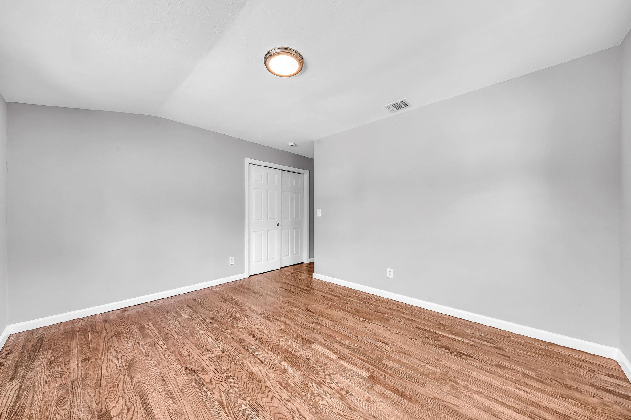 1090 Brookdale Avenue, Bay Shore, NY 11706