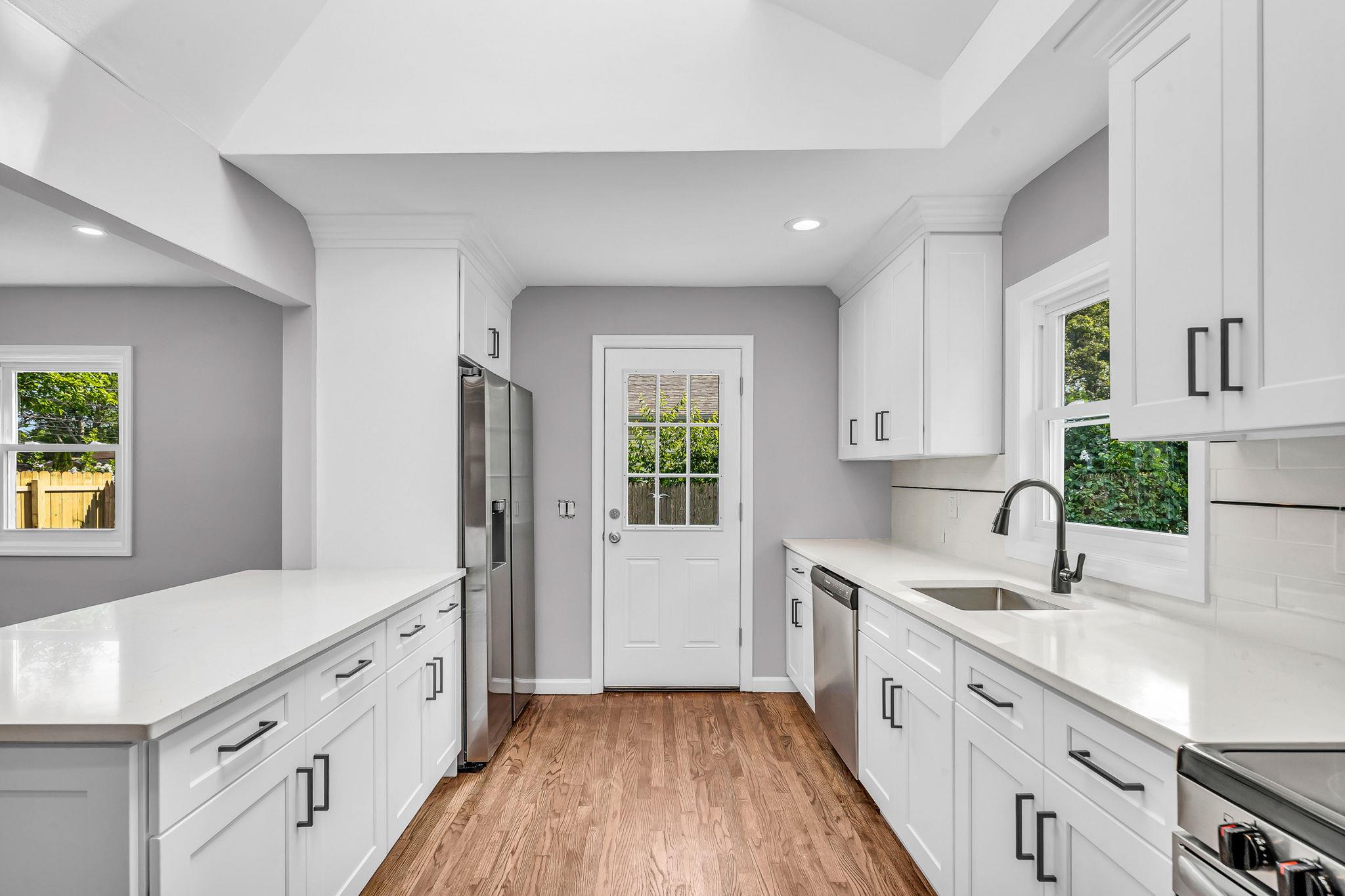 1090 Brookdale Avenue, Bay Shore, NY 11706